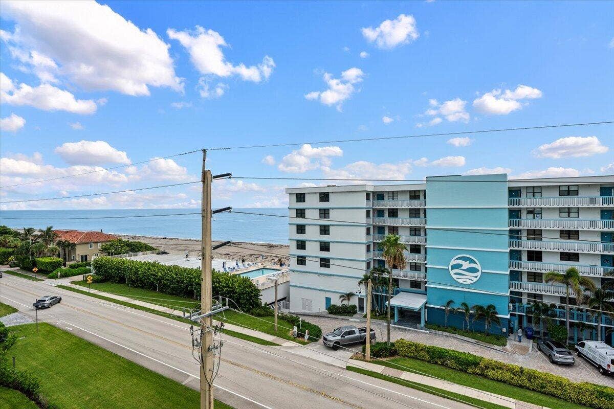 911 Ocean Drive, #601, Juno Beach, FL 33408 31-LUX_2266