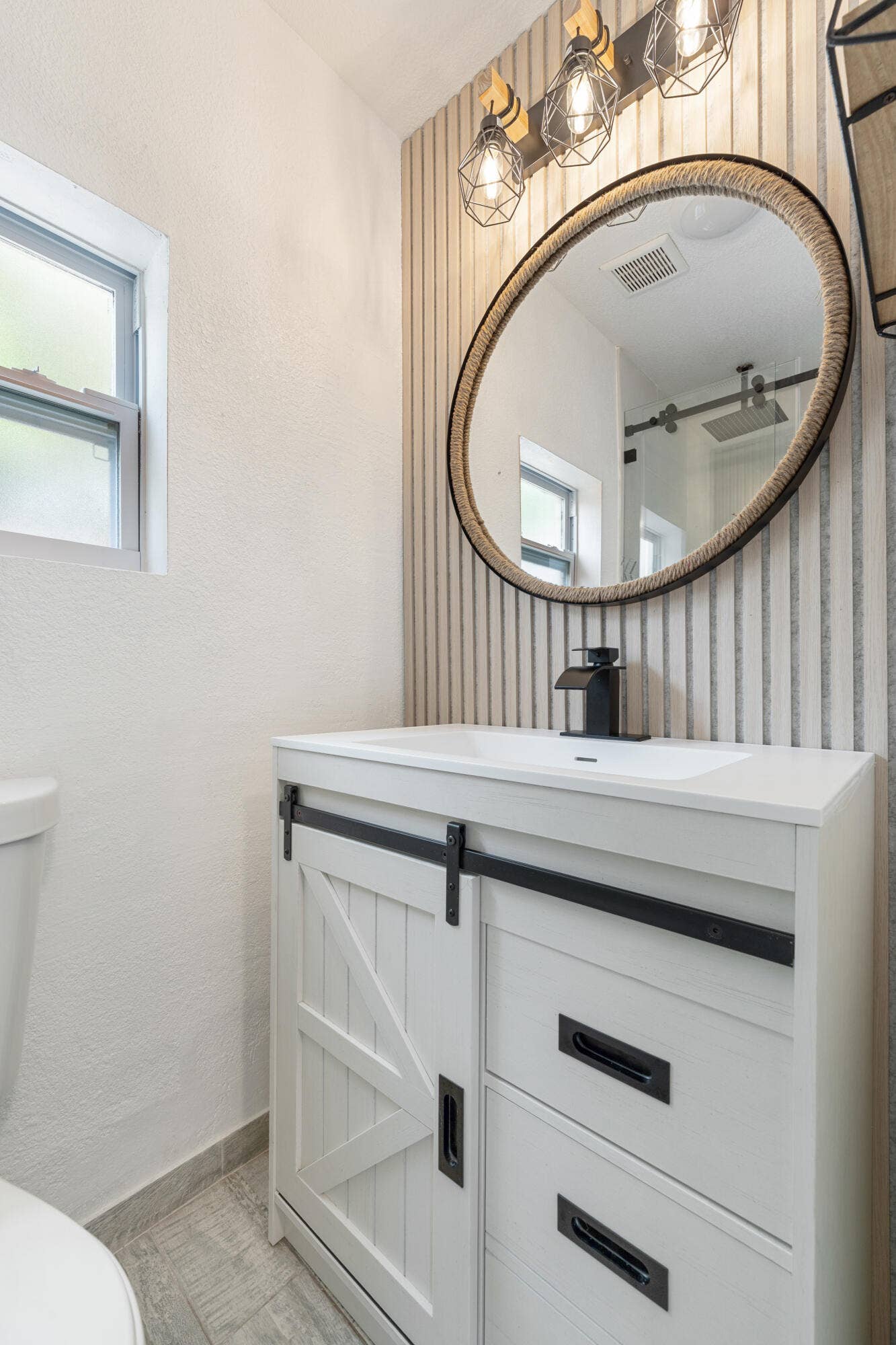 5296 NE 2nd Terrace, Oakland Park, FL 33334 Accessory Building Full Bathroom