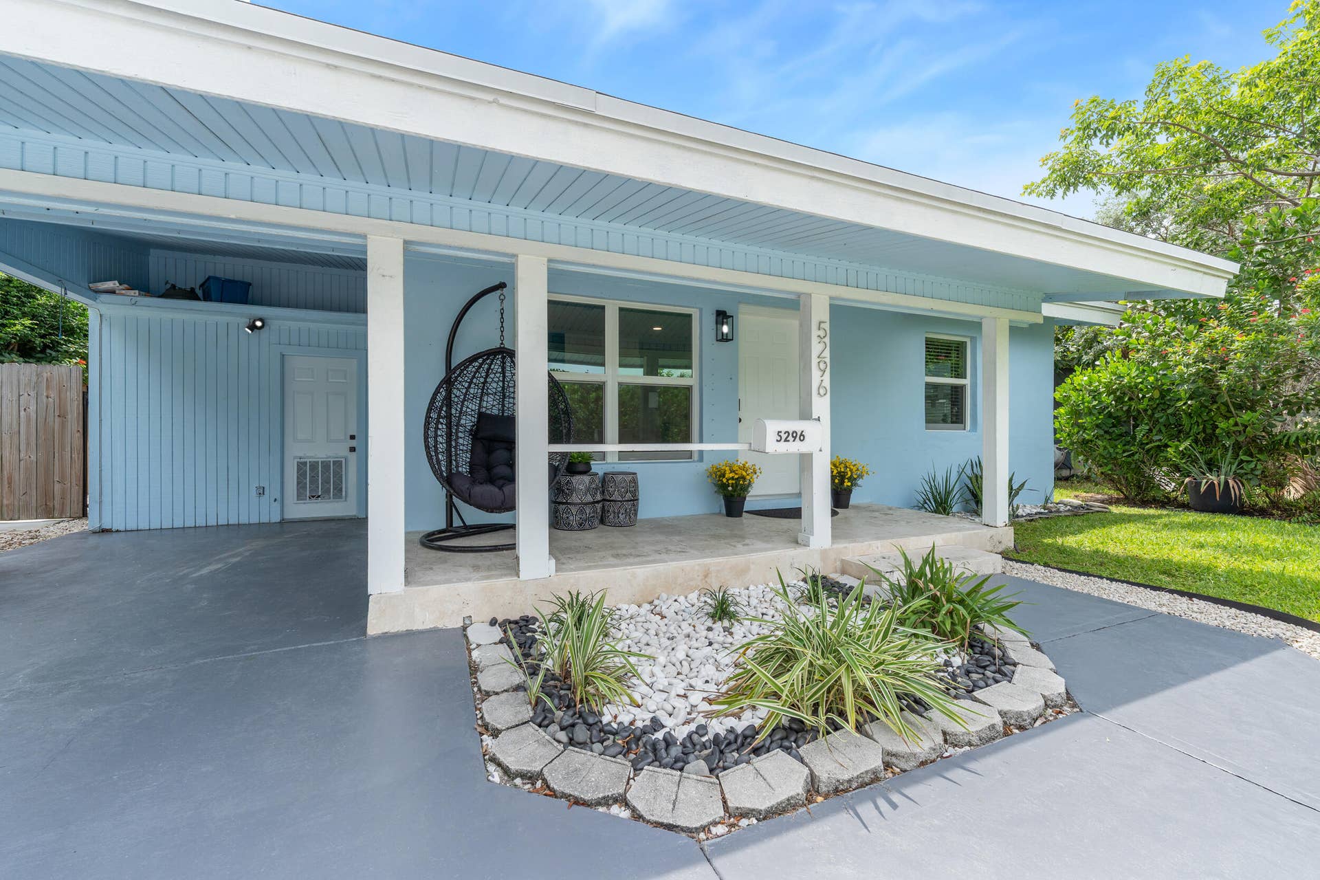 5296 NE 2nd Terrace, Oakland Park, FL 33334 Car Port and Porch