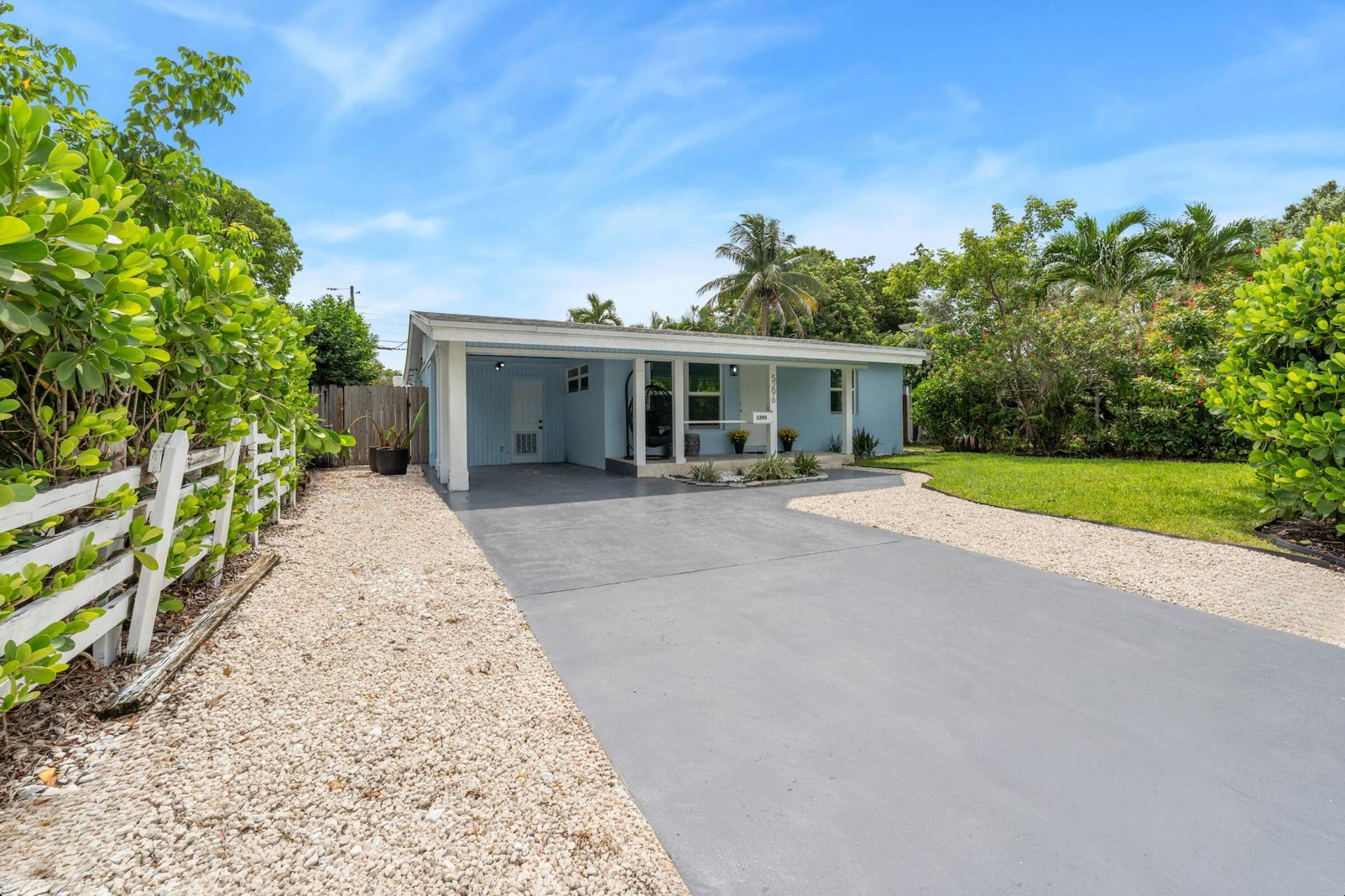 5296 NE 2nd Terrace, Oakland Park, FL 33334 Welcome Home!