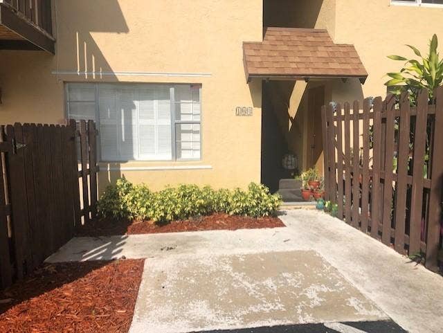 312 SOUTHWIND Drive, #104, North Palm Beach, FL 33408 3