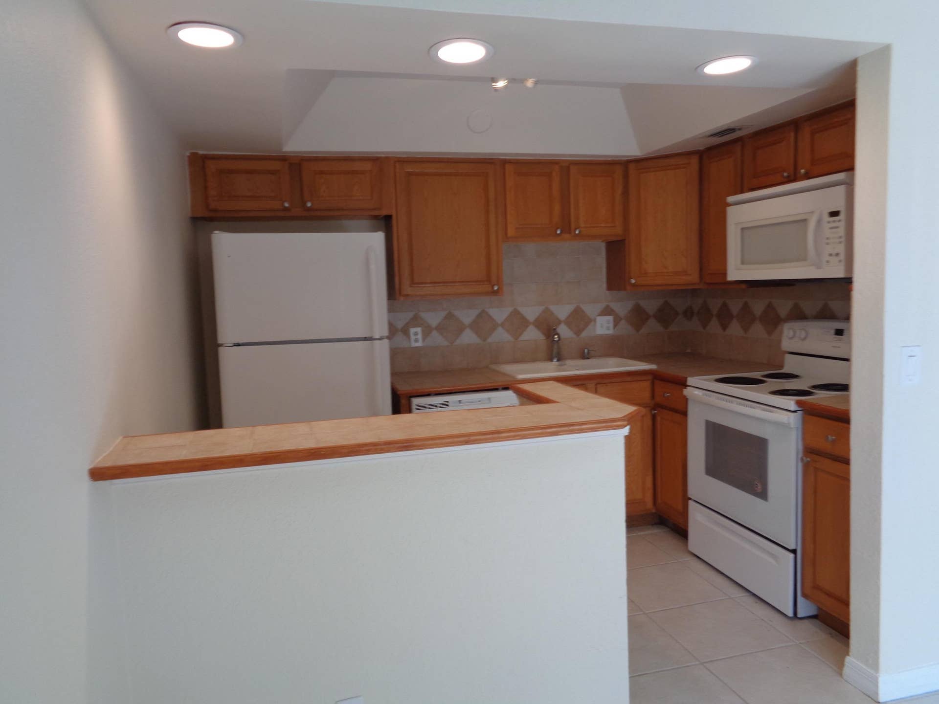 312 SOUTHWIND Drive, #104, North Palm Beach, FL 33408 6