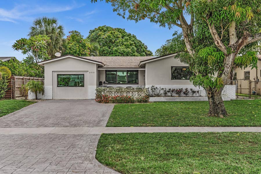 Property photo for 2001 N 52ND Avenue, Hollywood, FL