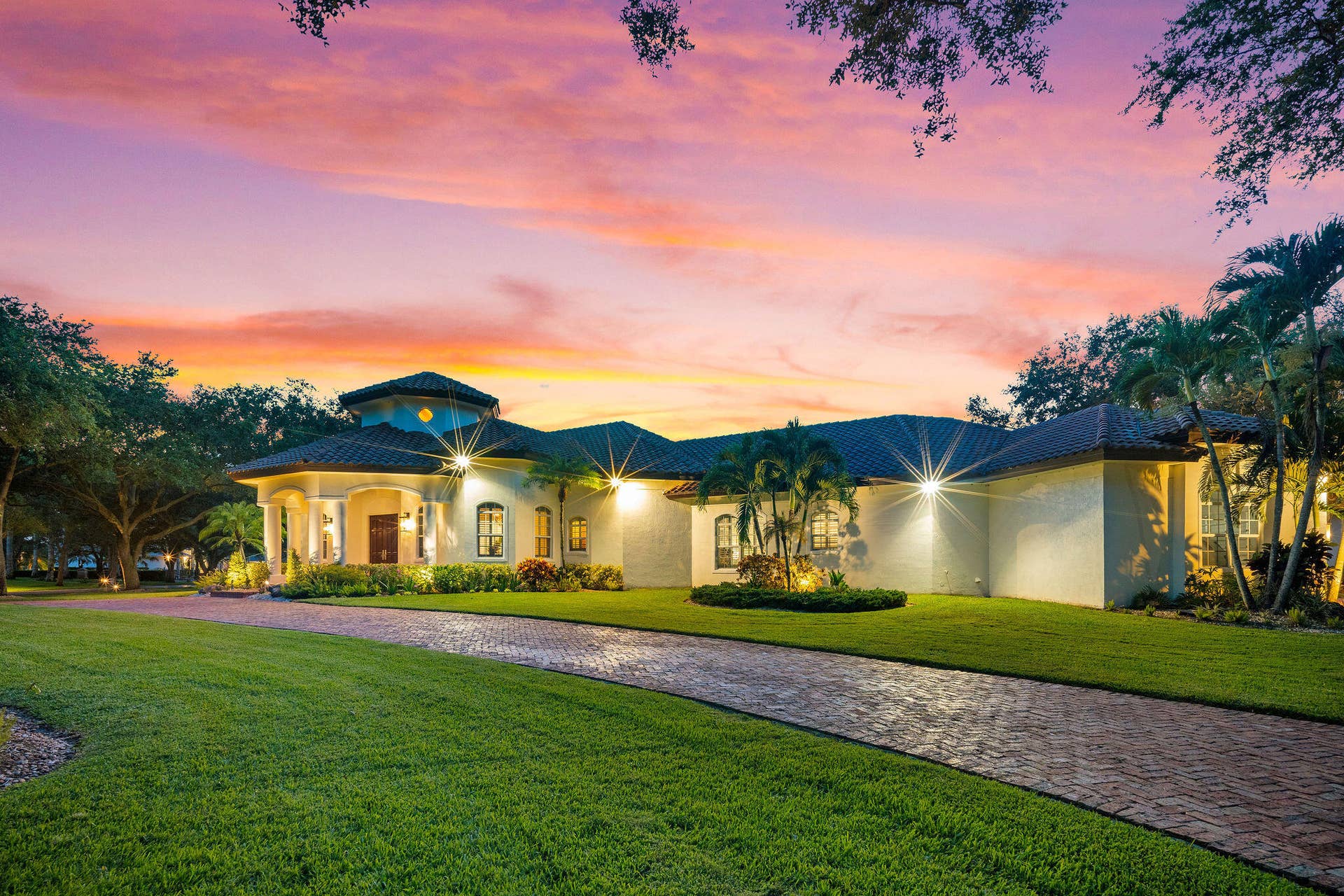4051 E Ridgeview Drive, Davie, FL 33330 FRONT OF SUBJECT PROPERTY