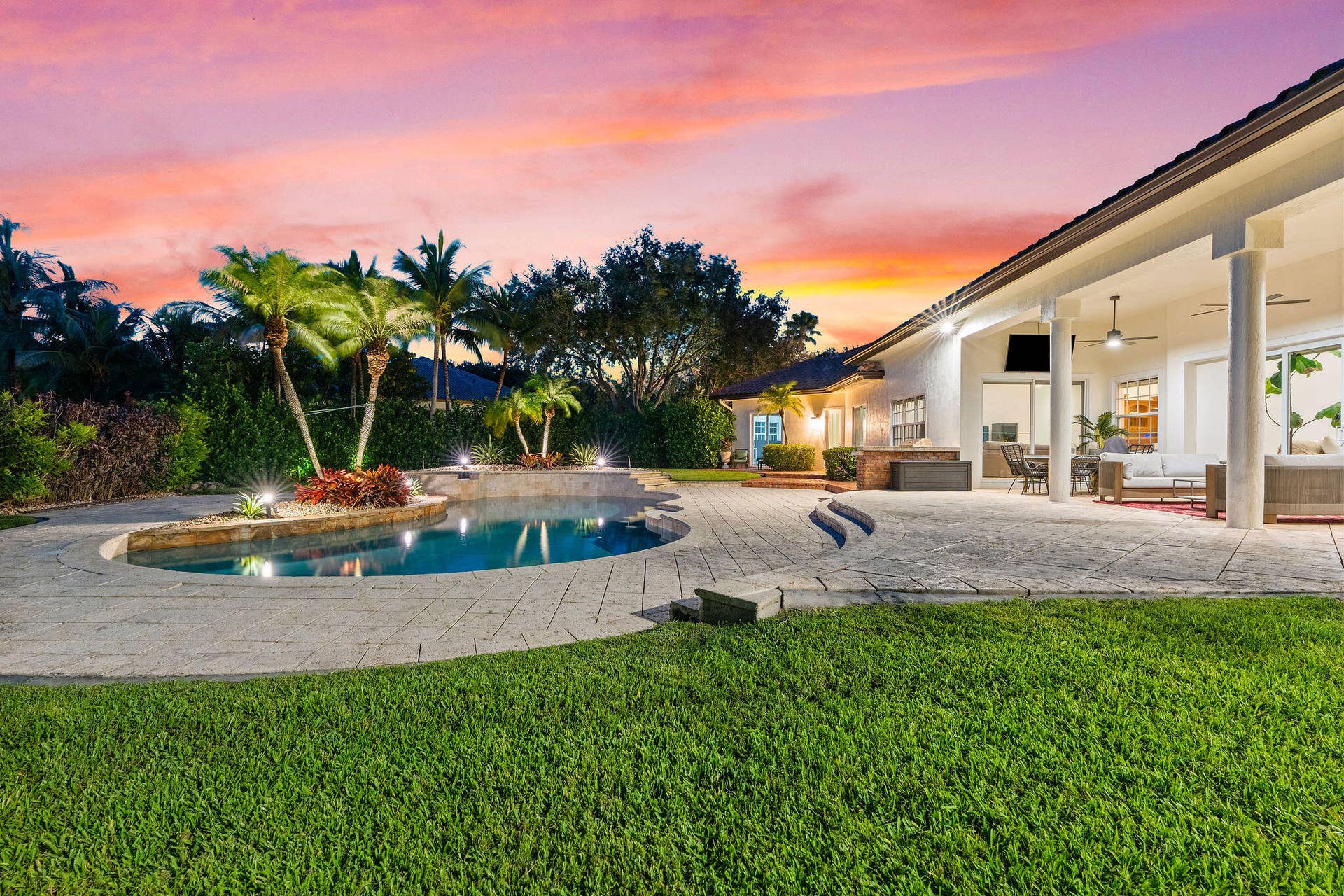 4051 E Ridgeview Drive, Davie, FL 33330 POOL