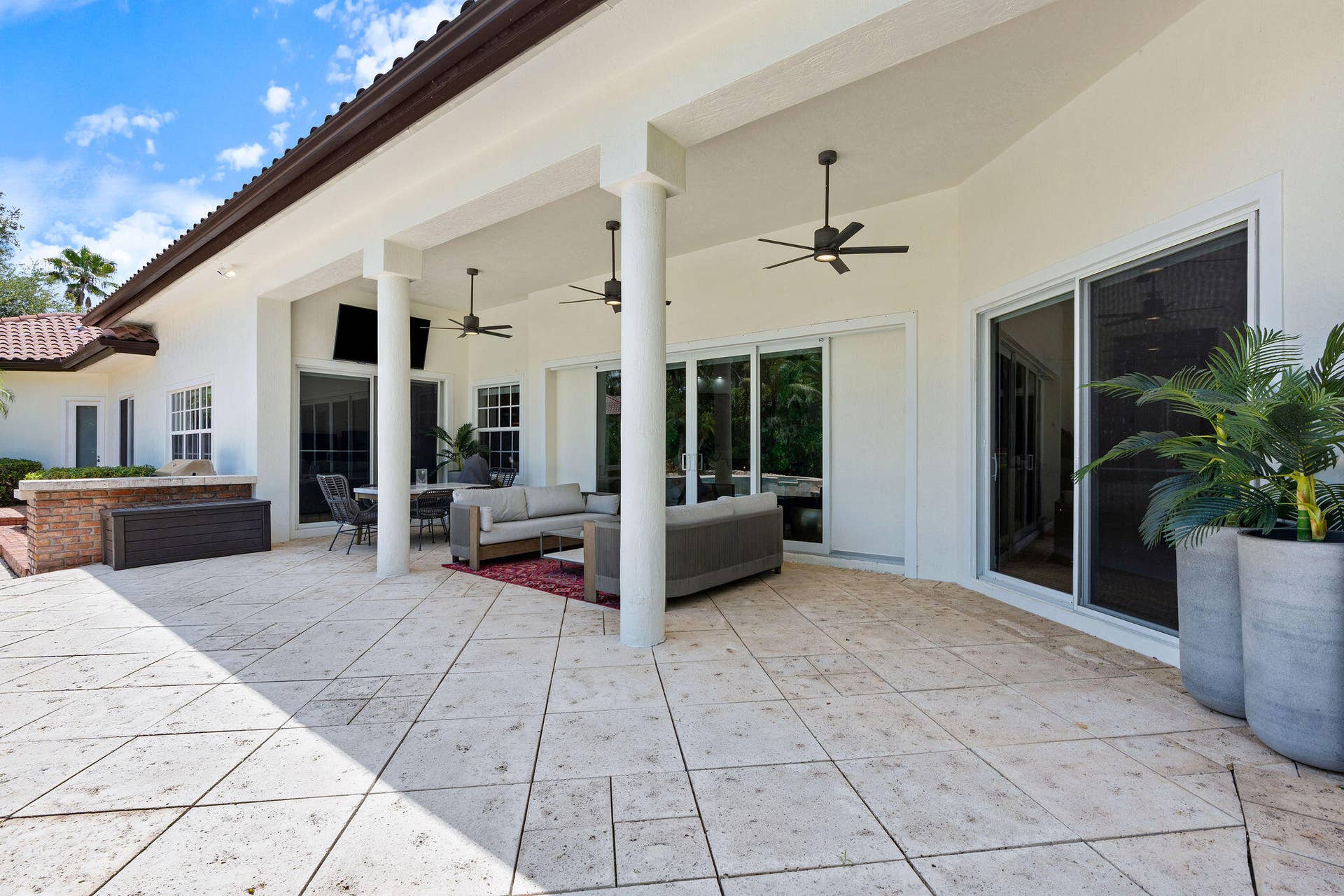 4051 E Ridgeview Drive, Davie, FL 33330 PATIIO