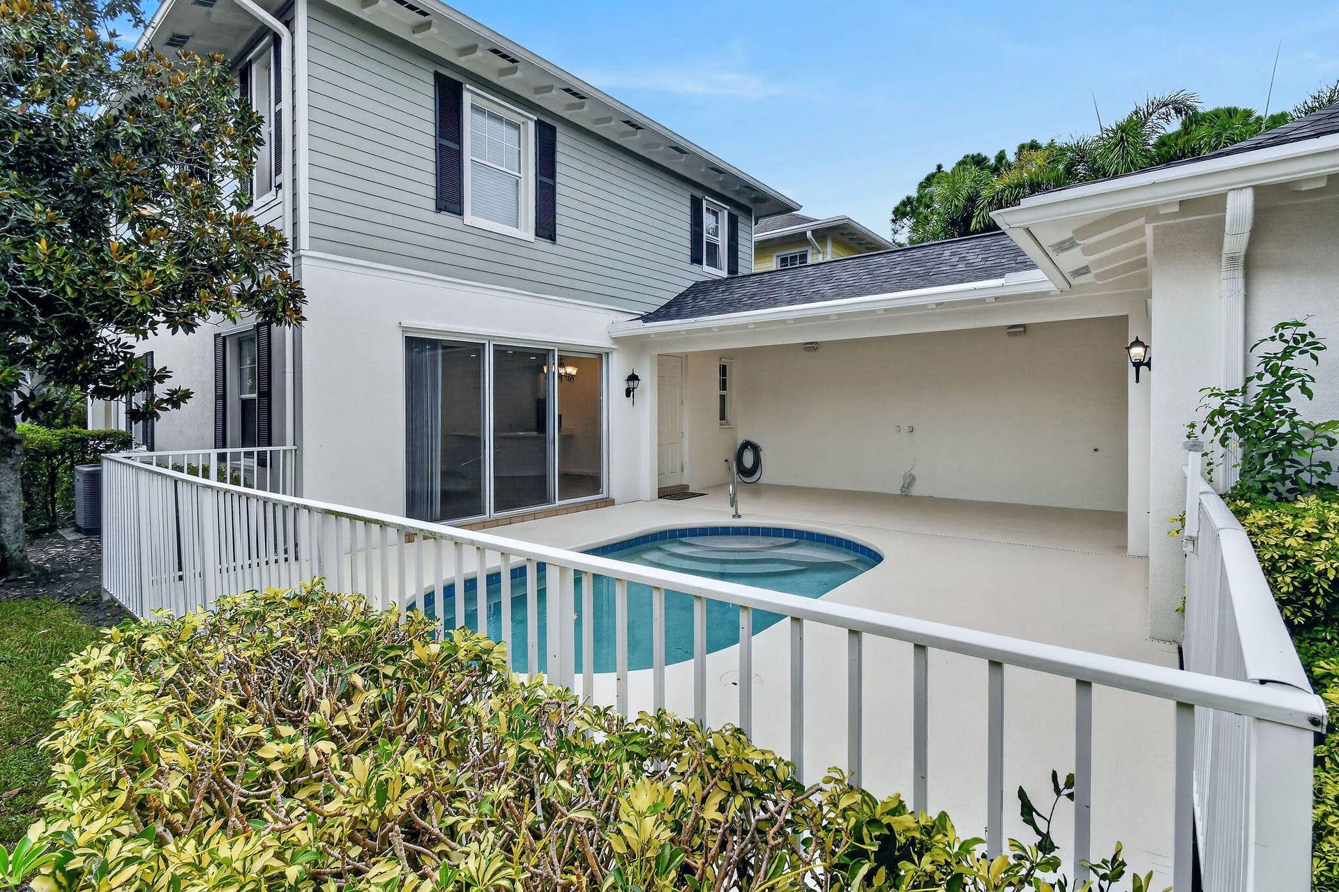 303 Caravelle Drive, Jupiter, FL 33458 303CaravelleDr(70)