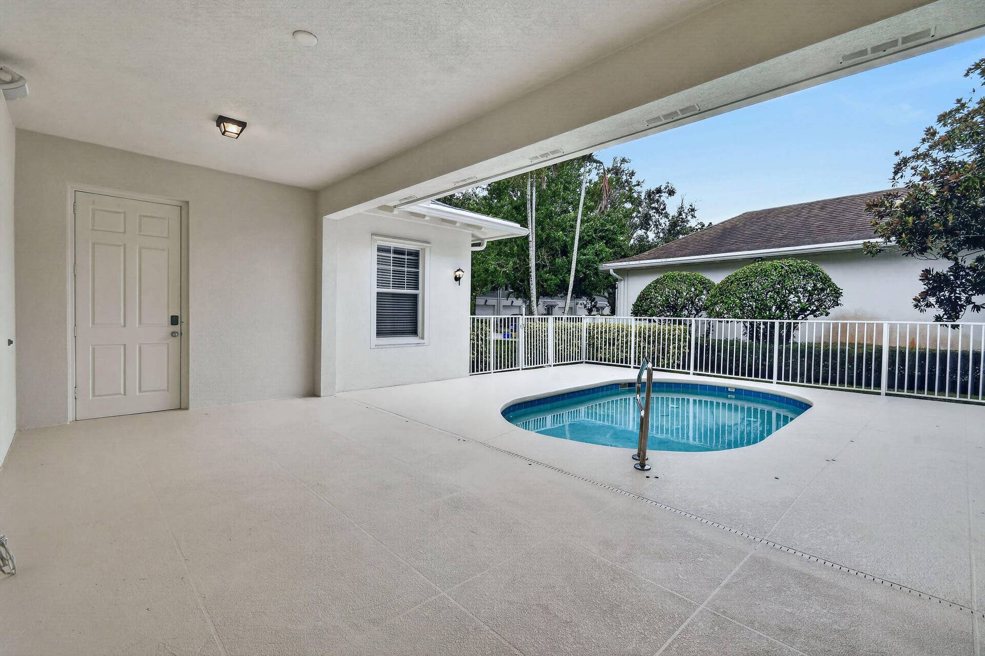 303 Caravelle Drive, Jupiter, FL 33458 303CaravelleDr(64)