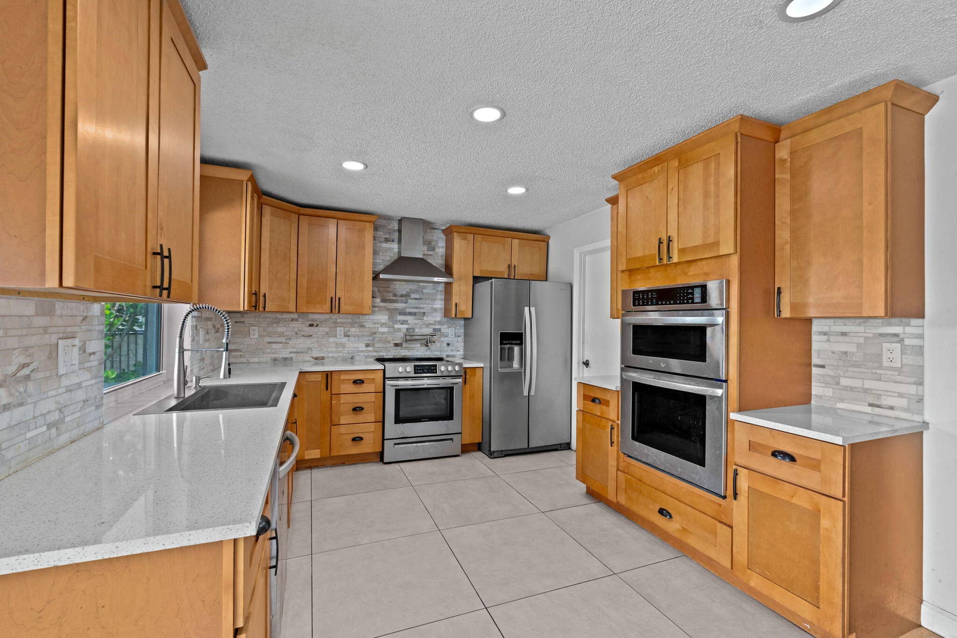 8560 NW 2nd Street, Coral Springs, FL 33071 17-web-or-mls-A7404145