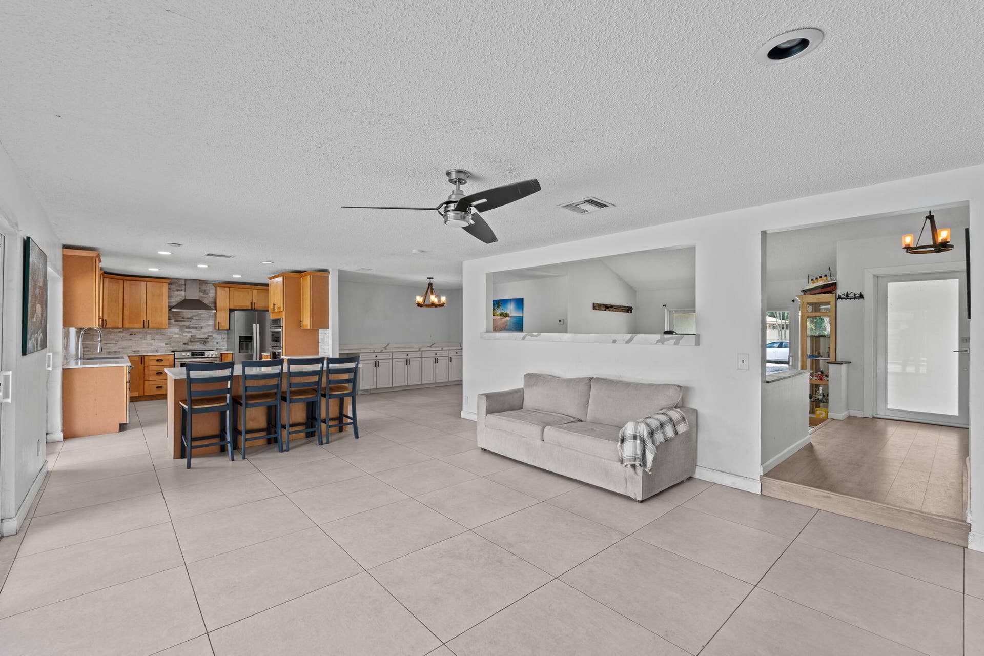 8560 NW 2nd Street, Coral Springs, FL 33071 23-web-or-mls-A7404124