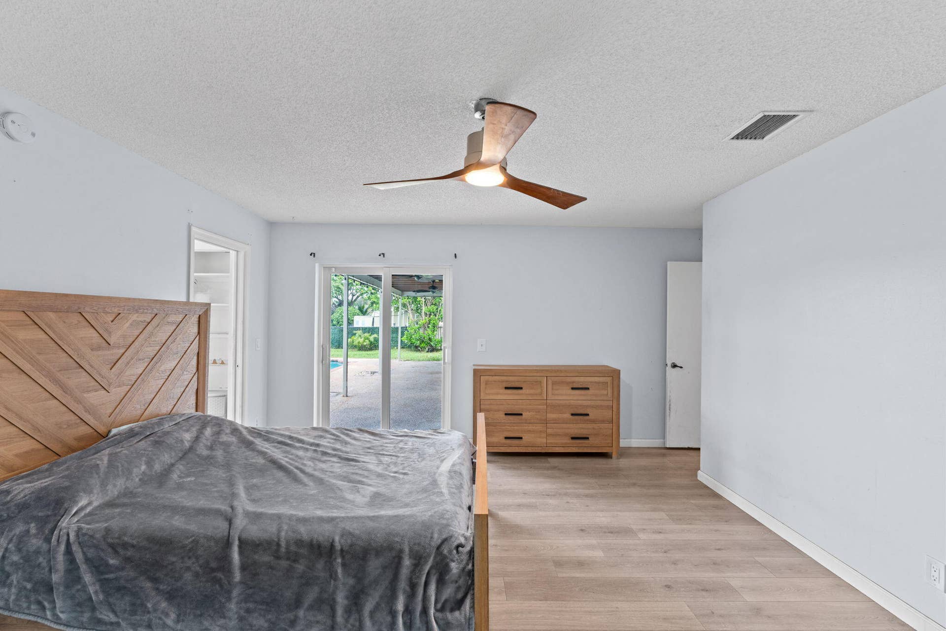 8560 NW 2nd Street, Coral Springs, FL 33071 29-web-or-mls-A7404182