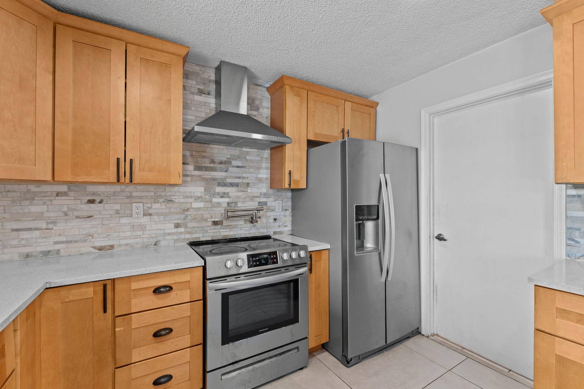 8560 NW 2nd Street, Coral Springs, FL 33071 21-web-or-mls-A7404157
