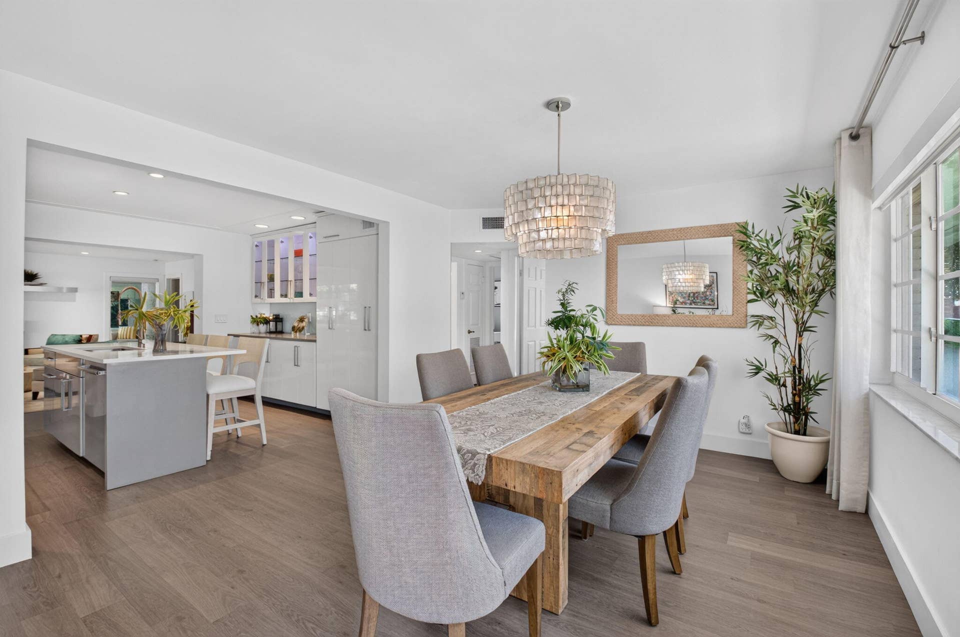 THIS HOME HAS A TERRIFIC "FLOW" The open floorpan allows sunlight to stream through the house all day