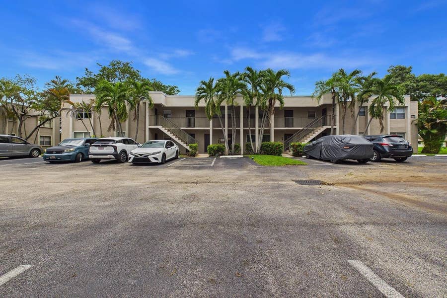 Property photo for 8511 OLD COUNTRY Manor, #401, Davie, FL