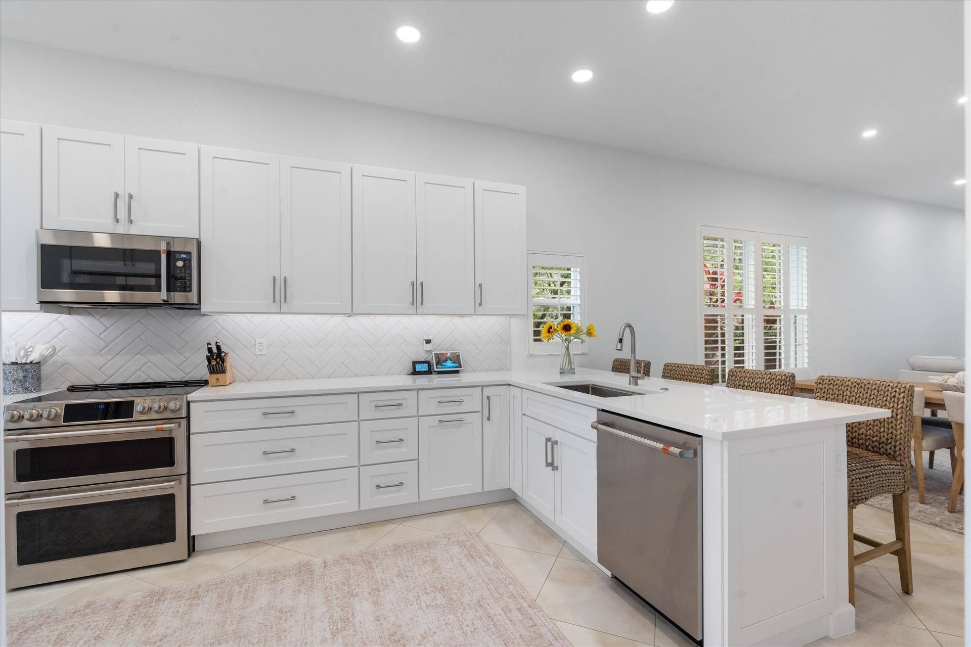 8170 Bob-O-Link Drive, West Palm Beach, FL 33412 fully remodeled kitchen