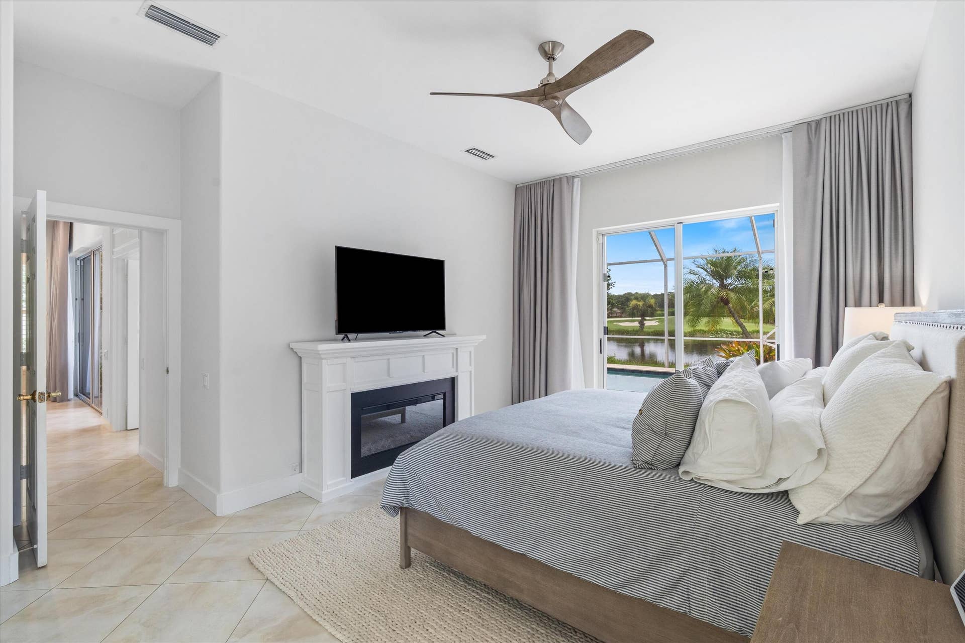 8170 Bob-O-Link Drive, West Palm Beach, FL 33412 primary suite
