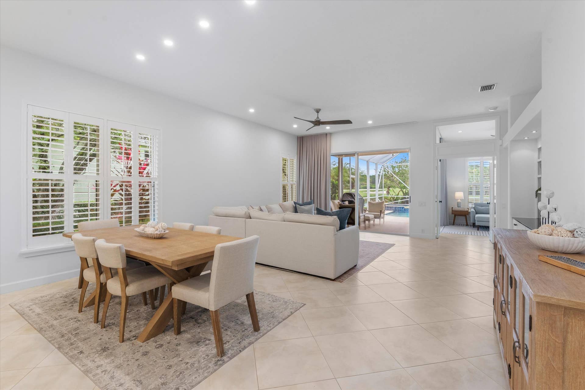 8170 Bob-O-Link Drive, West Palm Beach, FL 33412 open living space