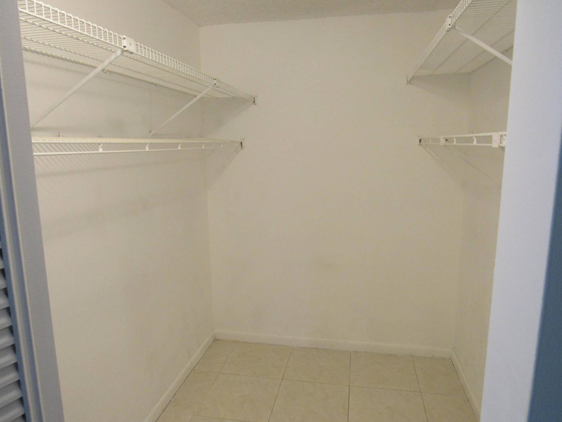 Walking Closet