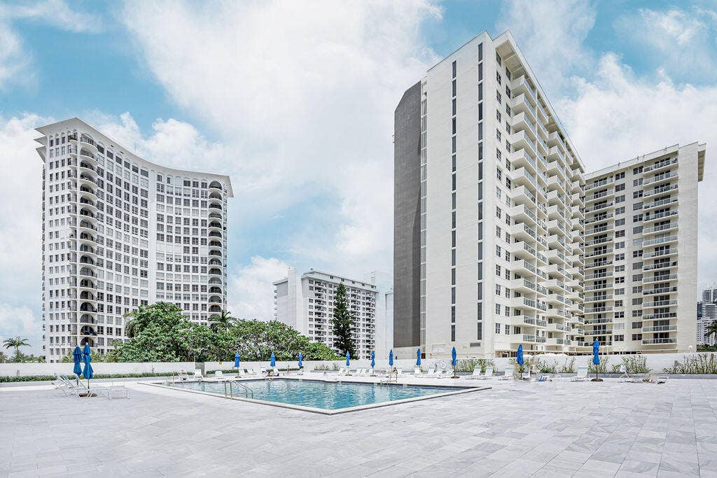 5601 Collins Avenue, #816, Miami Beach, FL 33140 0039_2970