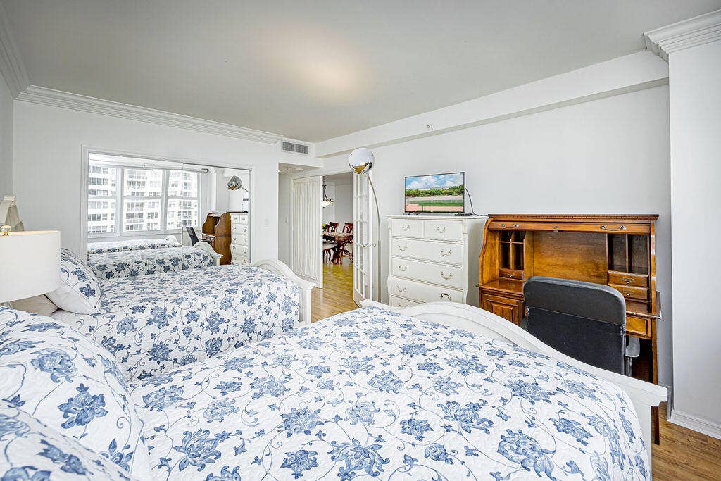 5601 Collins Avenue, #816, Miami Beach, FL 33140 0027_2933