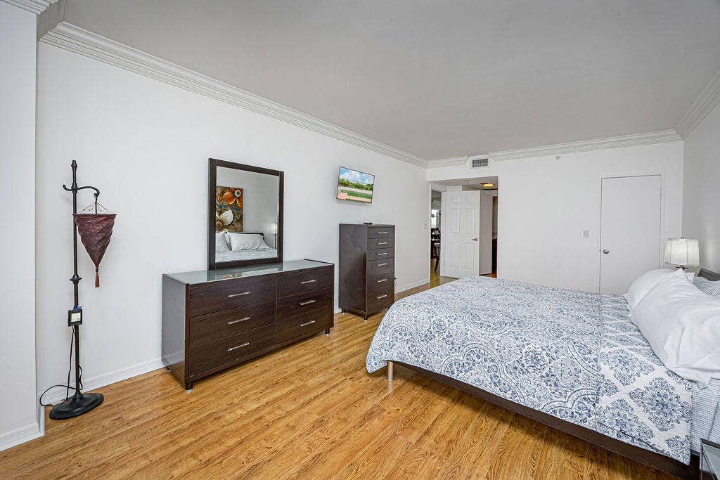 5601 Collins Avenue, #816, Miami Beach, FL 33140 0019_2893