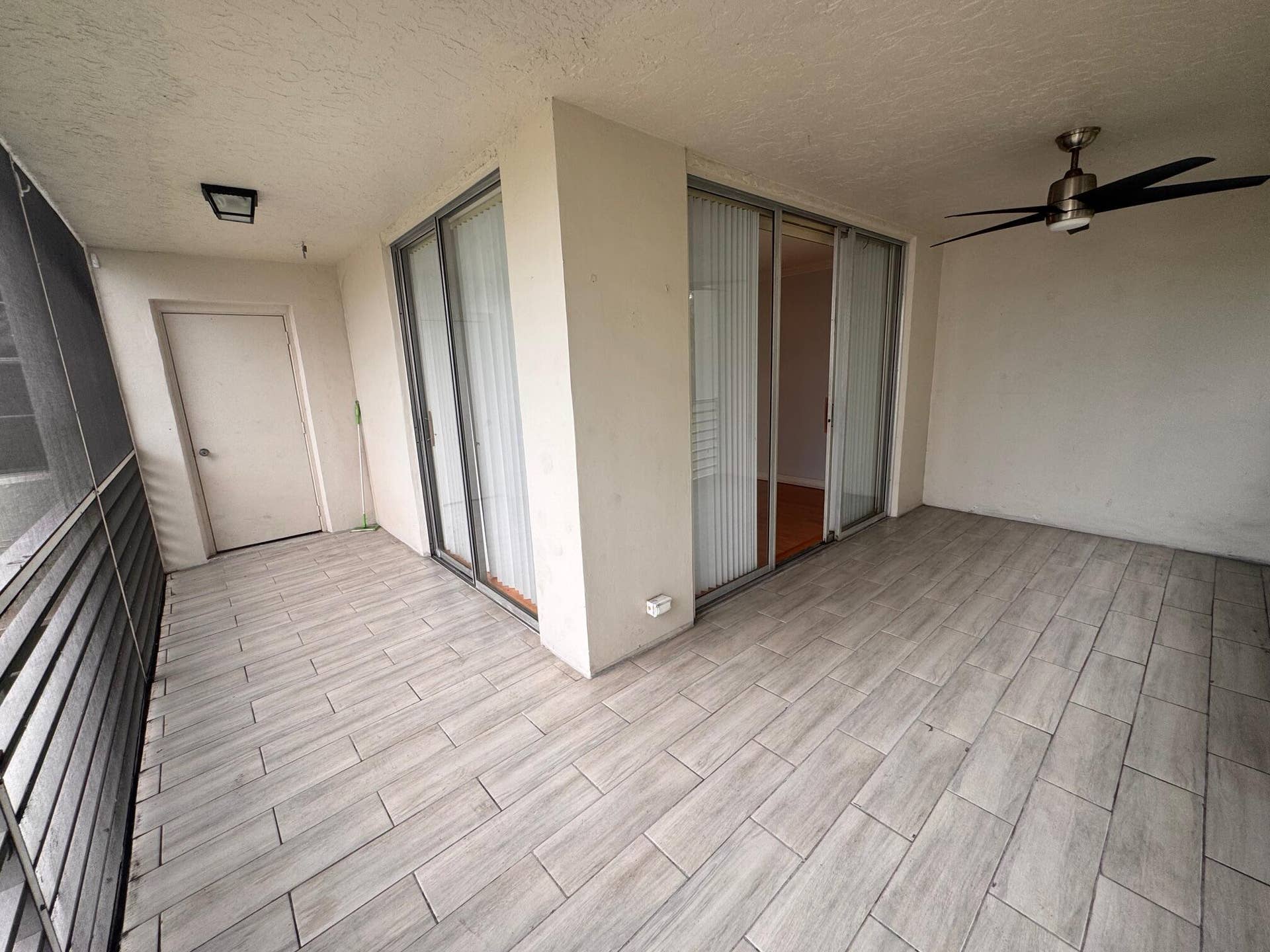 9480 Poinciana Place, #310, Davie, FL 33324 Wraparound patio