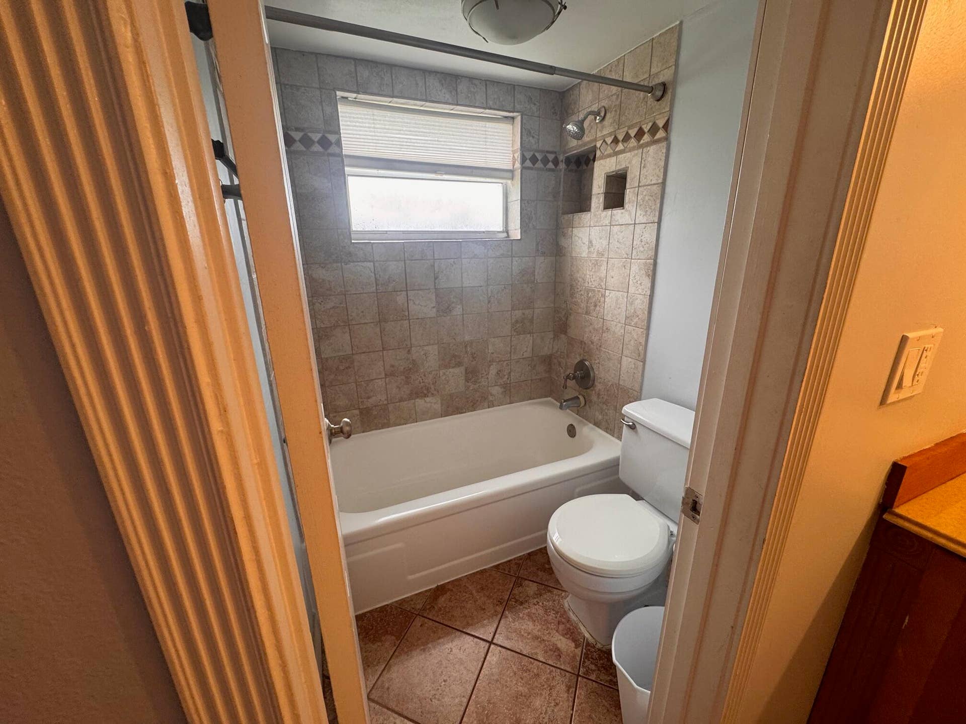 9480 Poinciana Place, #310, Davie, FL 33324 Primary bath