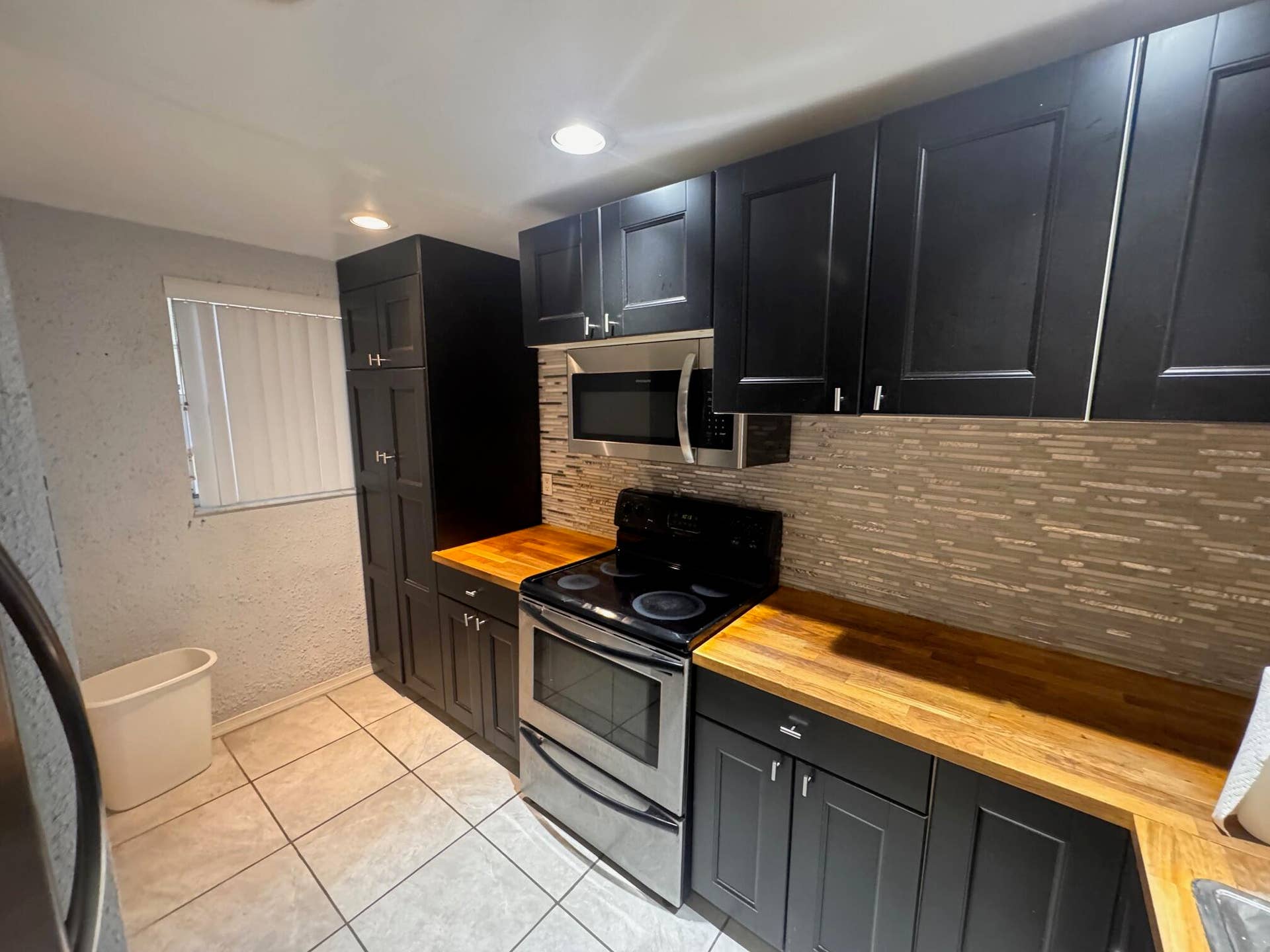 9480 Poinciana Place, #310, Davie, FL 33324 Kitchen