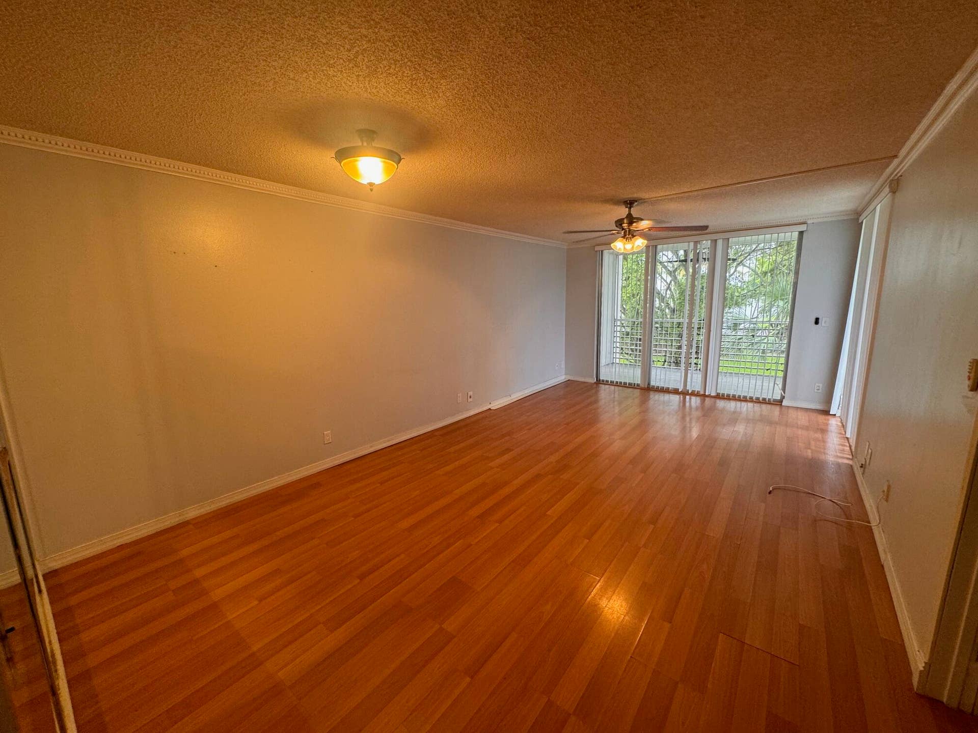 9480 Poinciana Place, #310, Davie, FL 33324 Living/Dining Room