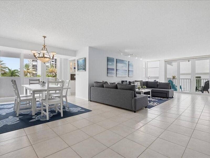 1370 S OCEAN Boulevard, #305, Pompano Beach, FL 33062 Dining