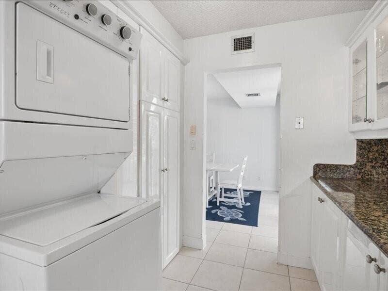 1370 S OCEAN Boulevard, #305, Pompano Beach, FL 33062 Laundry