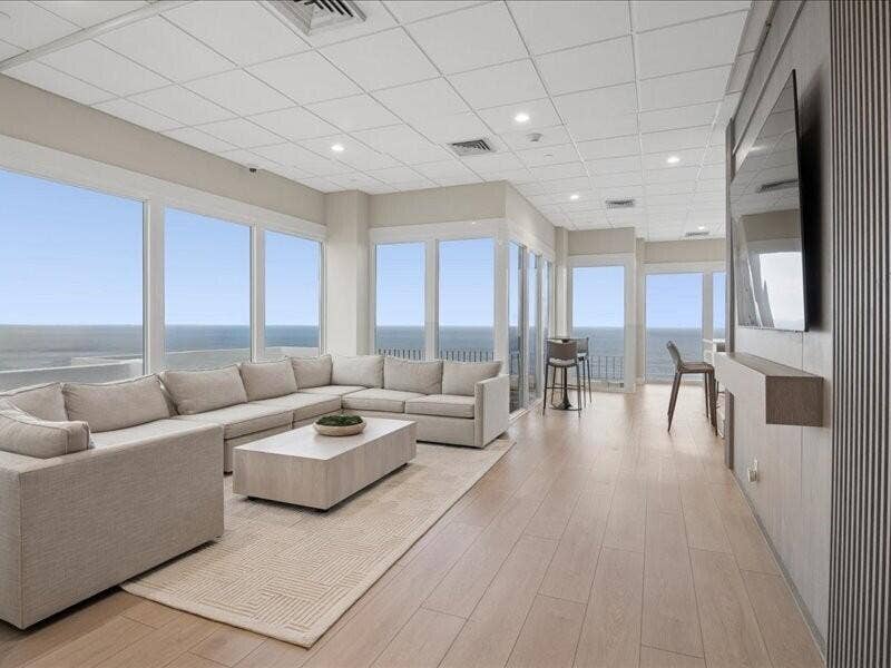 1370 S OCEAN Boulevard, #305, Pompano Beach, FL 33062 Sky Lounge