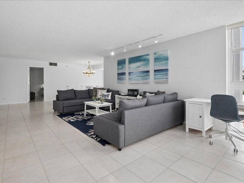 1370 S OCEAN Boulevard, #305, Pompano Beach, FL 33062 Office