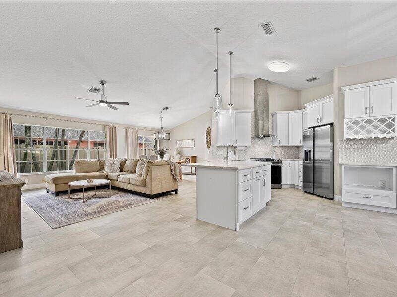 Property photo for 237 MOCCASIN Trail W, Jupiter, FL