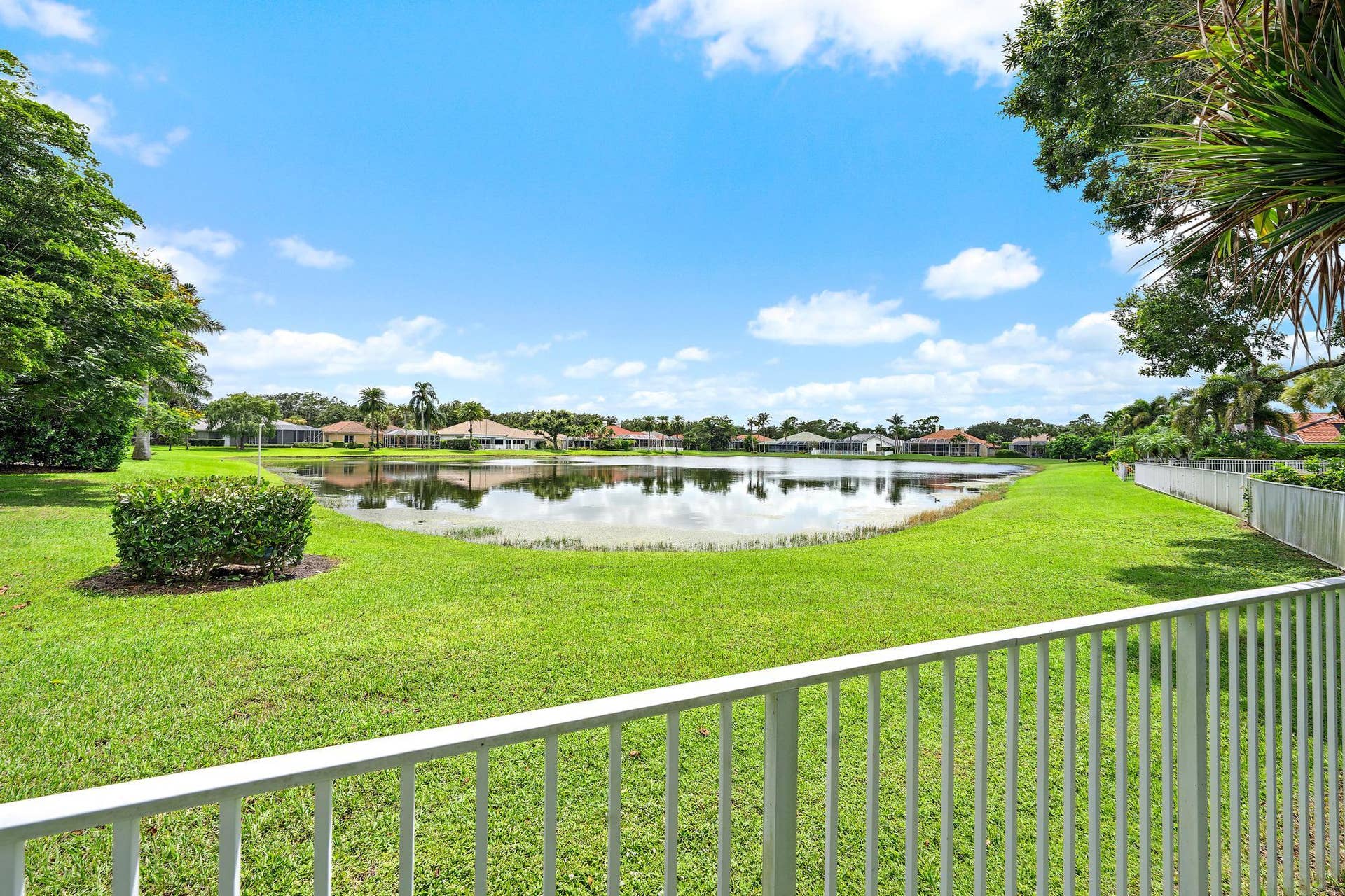 6768 Cypress Cove Circle, Jupiter, FL 33458 Lake View
