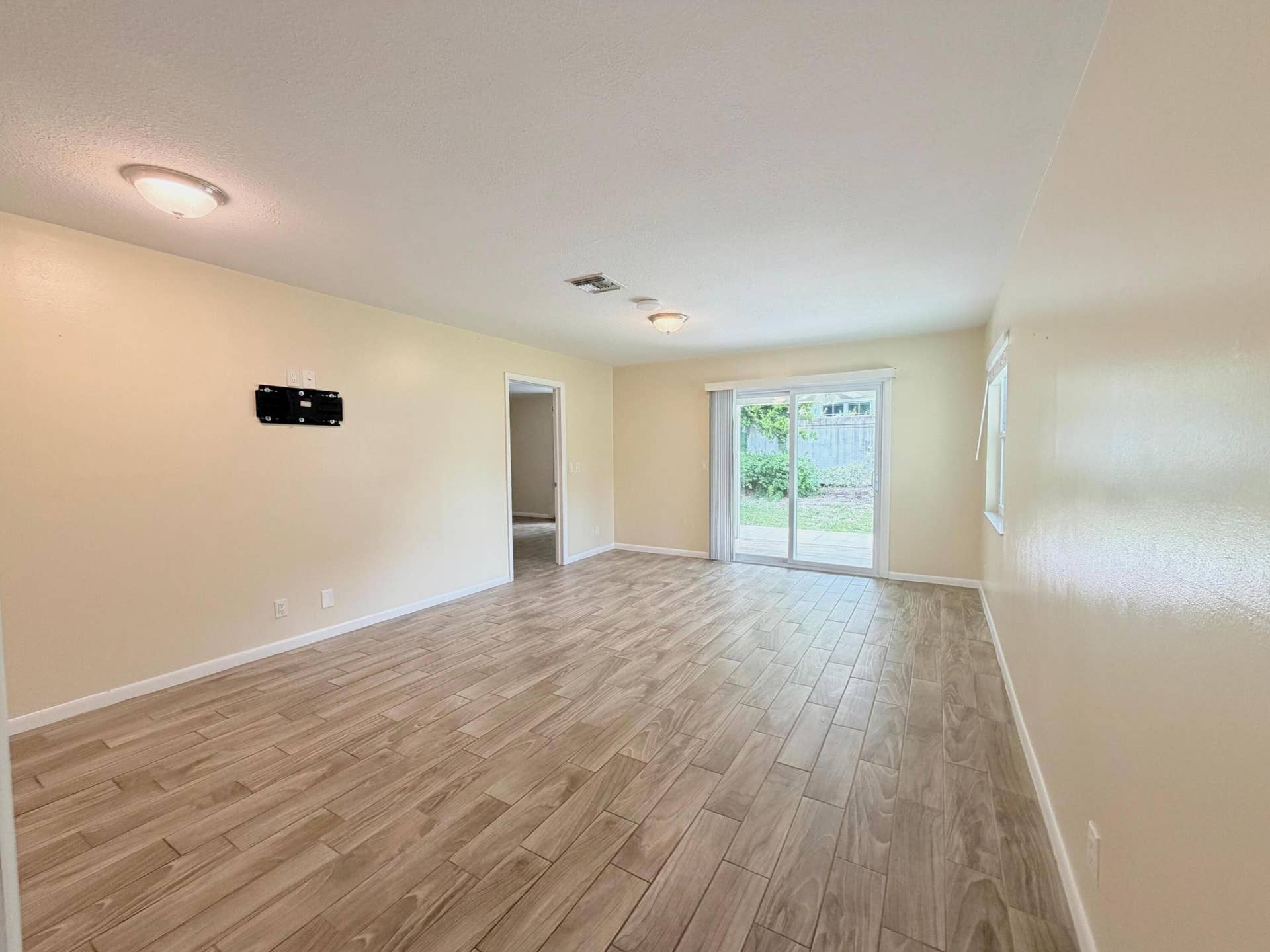 3794 SE County Line Road, #102, Jupiter, FL 33469 WhatsApp Image 2026-08-03 at 10.57.44