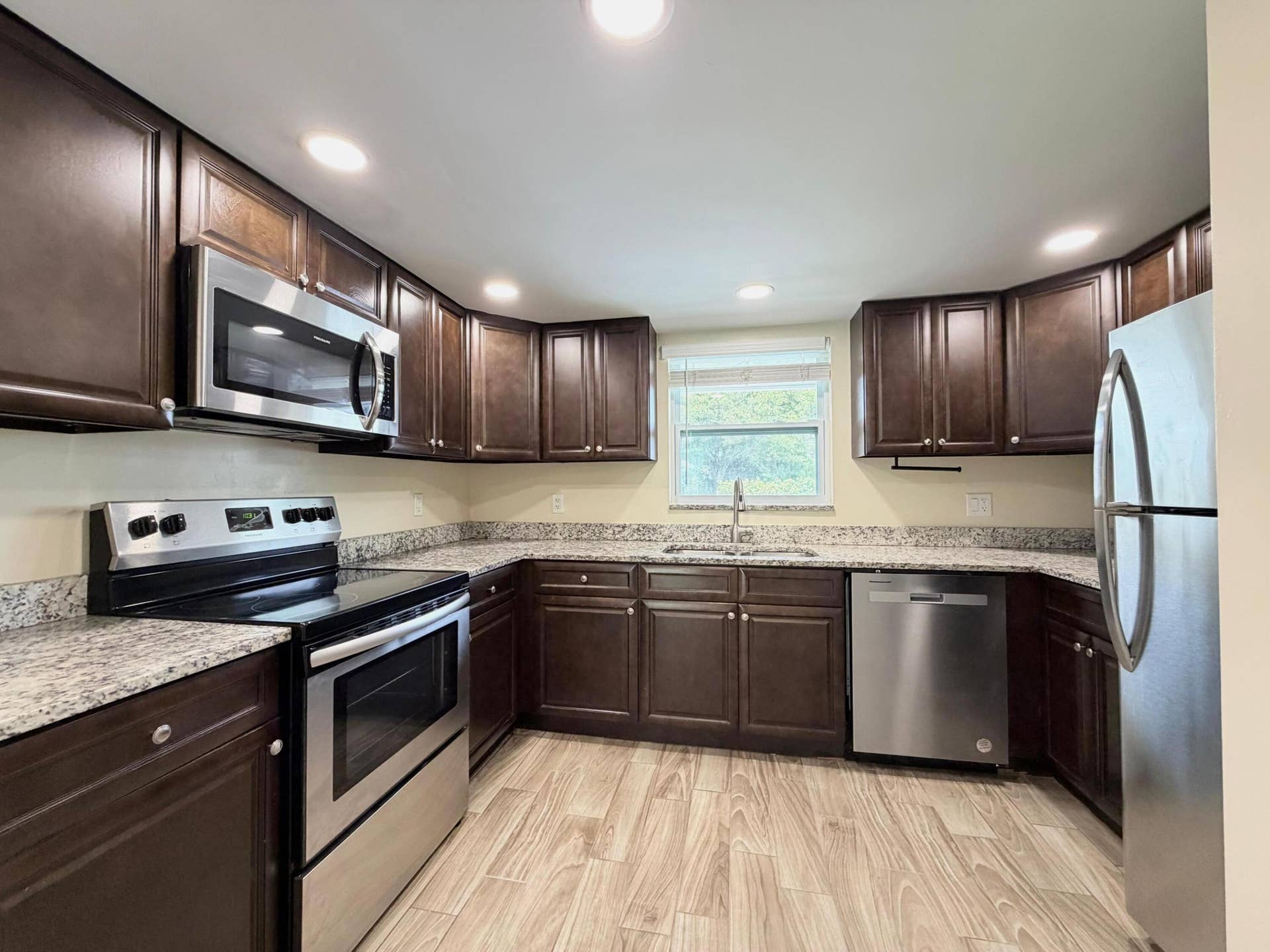 3794 SE County Line Road, #102, Jupiter, FL 33469 WhatsApp Image 2026-08-03 at 10.58.35 (1