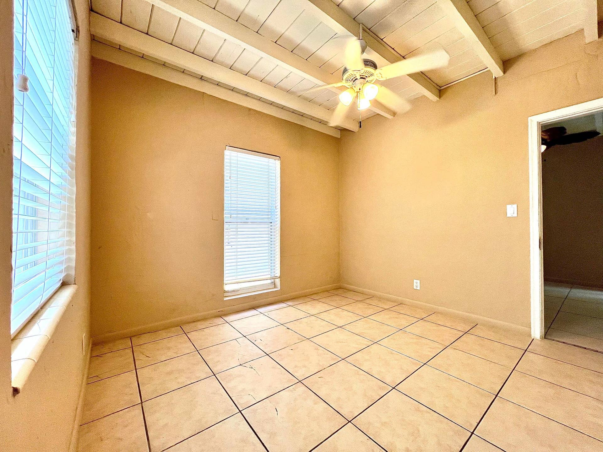 817 NE 16TH Terrace, #2, Fort Lauderdale, FL 33304 IMG_1224