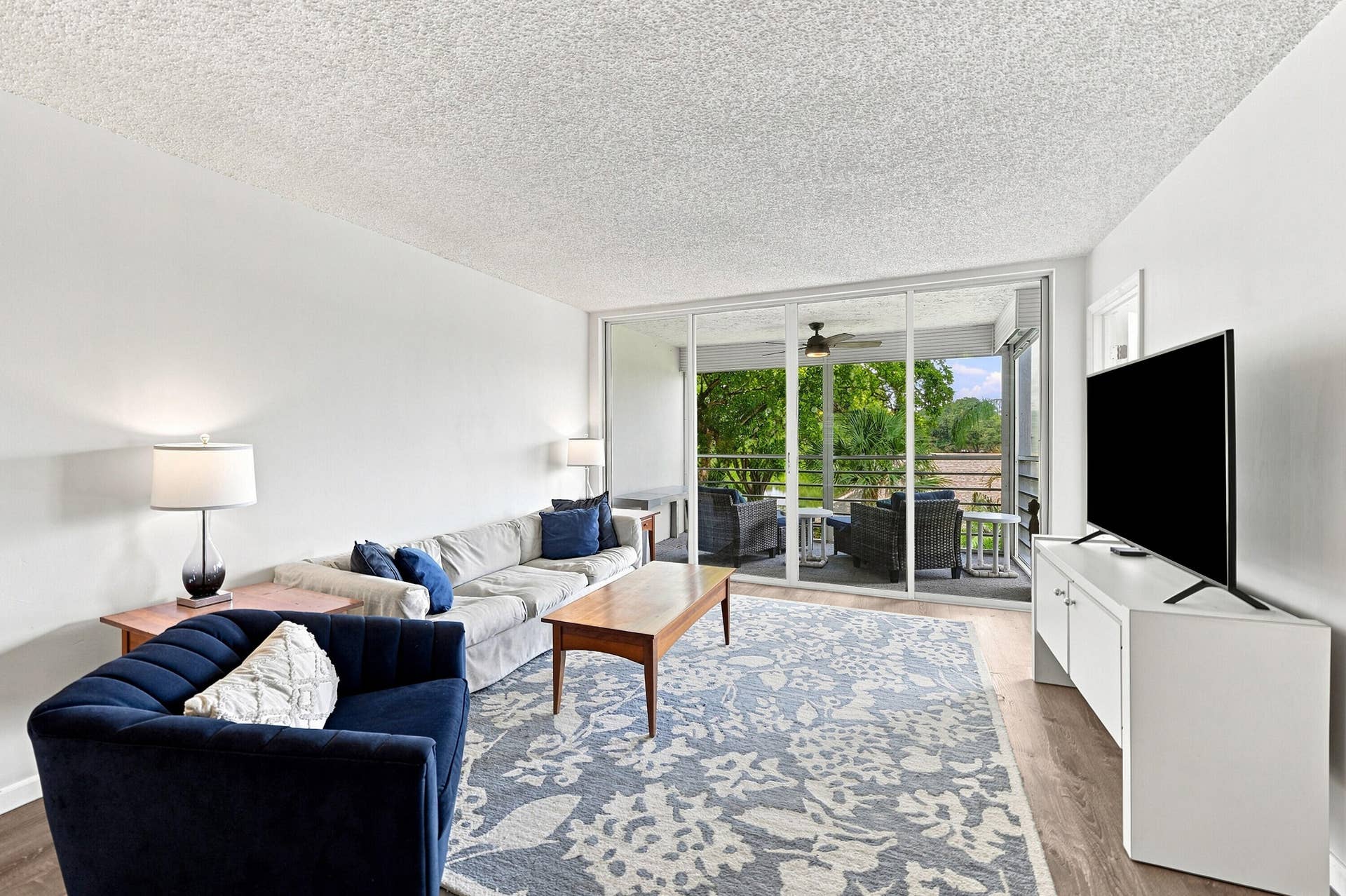 02_living room
