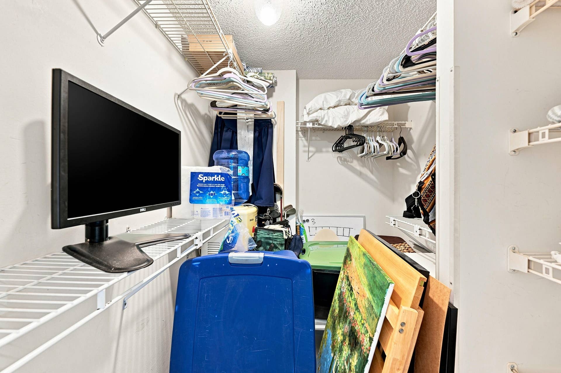 23_walk-in closet