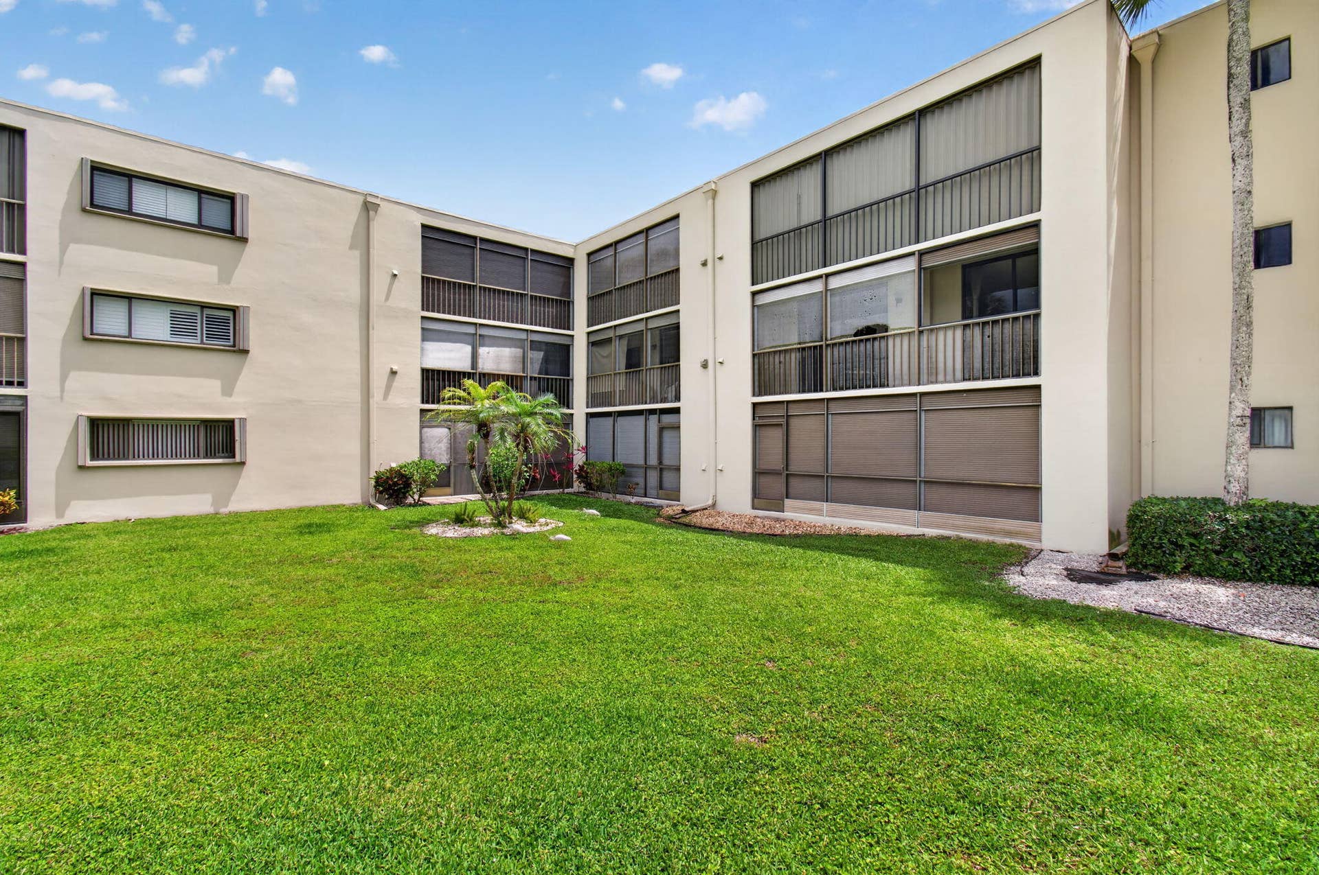 5340 Las Verdes Cr Las Verdes Circle, #109, Delray Beach, FL 33484 56-web-or-mls-DSC_7078