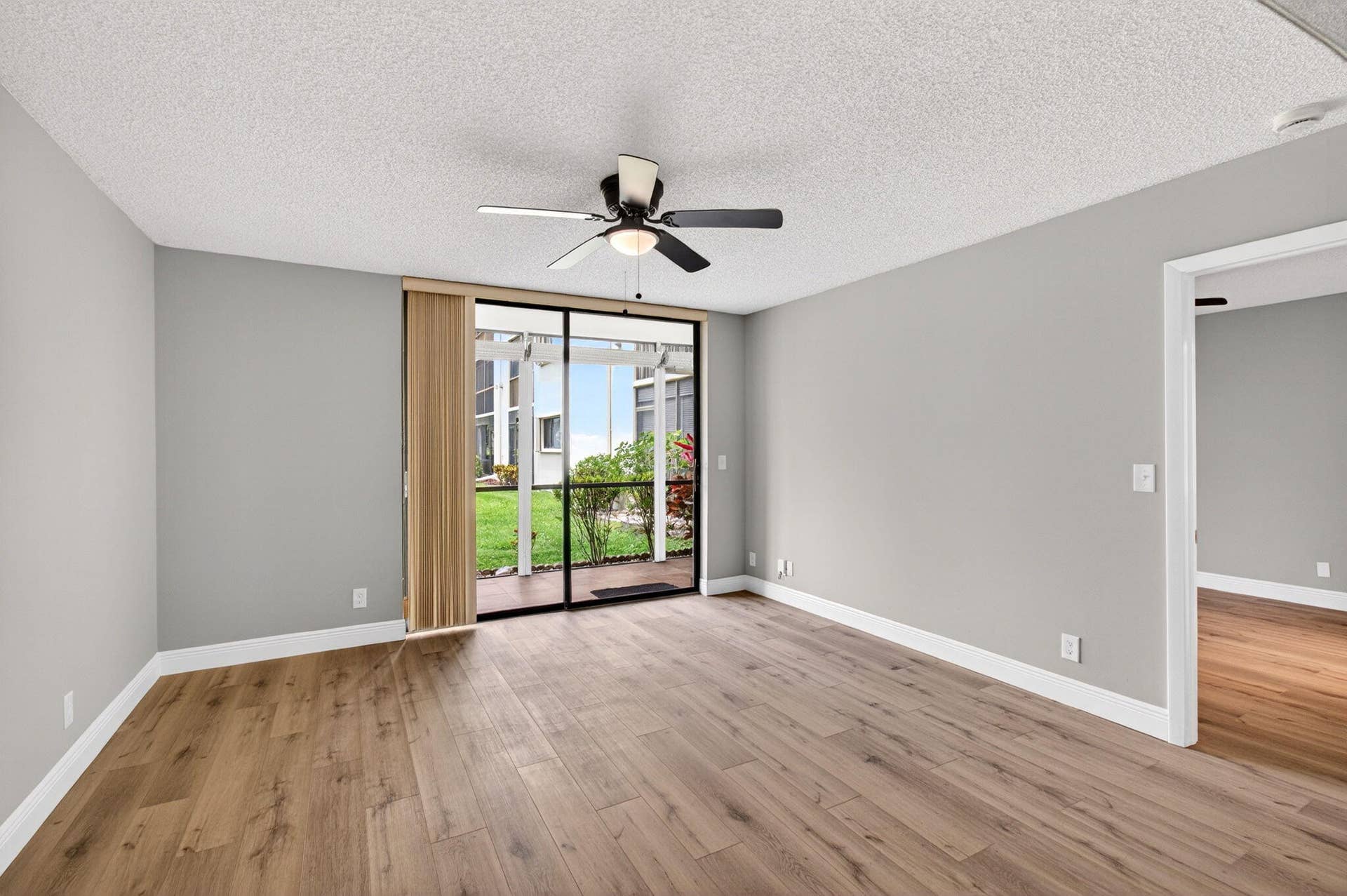 5340 Las Verdes Cr Las Verdes Circle, #109, Delray Beach, FL 33484 16-web-or-mls-DSC_7167