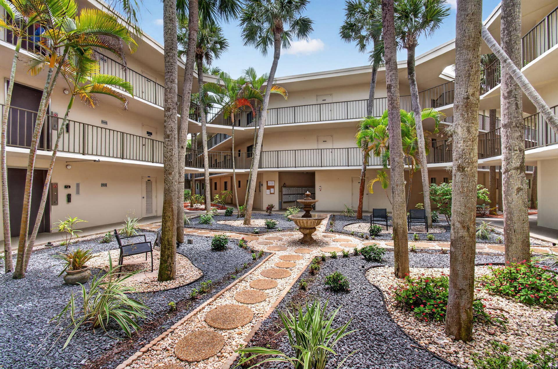 5340 Las Verdes Cr Las Verdes Circle, #109, Delray Beach, FL 33484 6-web-or-mls-DSC_7002