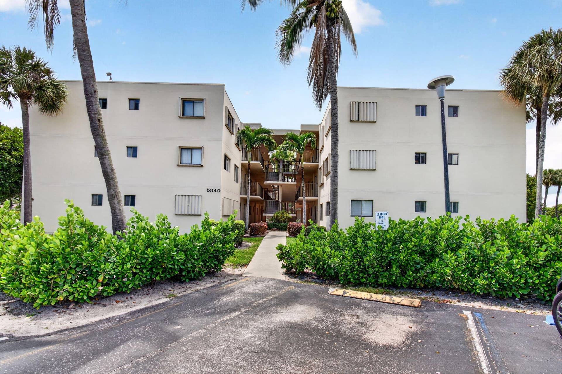 5340 Las Verdes Cr Las Verdes Circle, #109, Delray Beach, FL 33484 3-web-or-mls-DSC_6987