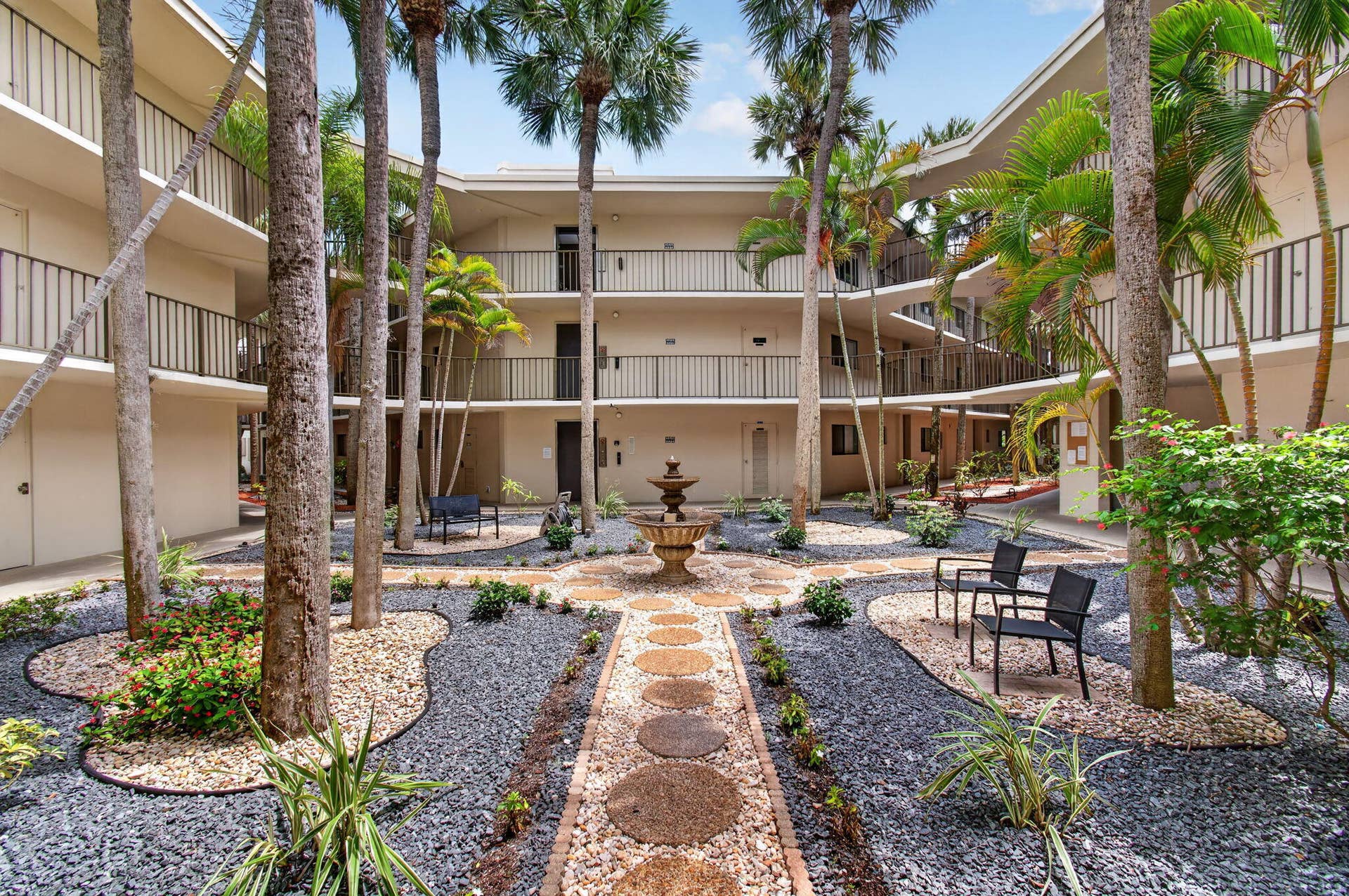 5340 Las Verdes Cr Las Verdes Circle, #109, Delray Beach, FL 33484 7-web-or-mls-DSC_7007