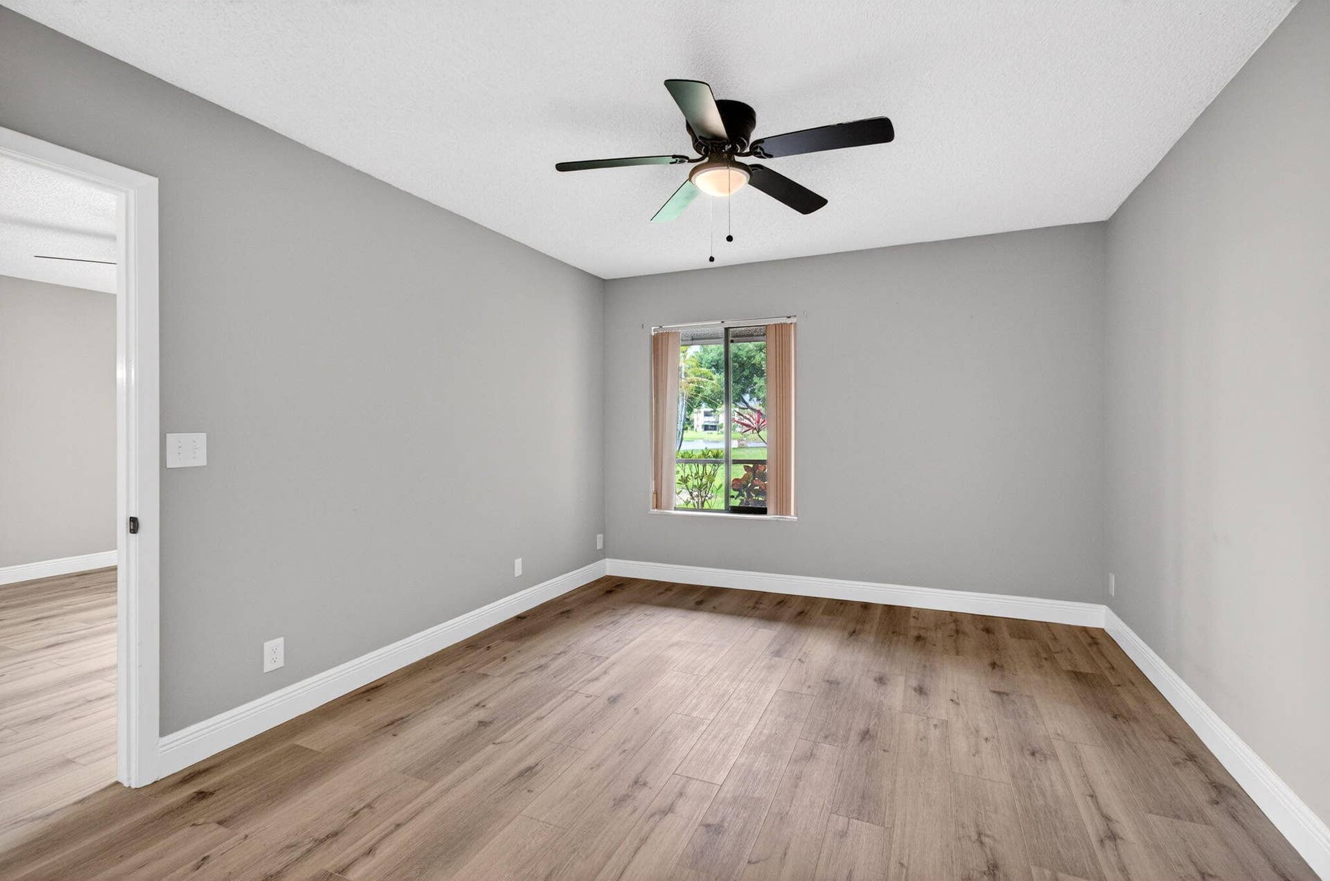 5340 Las Verdes Cr Las Verdes Circle, #109, Delray Beach, FL 33484 32-web-or-mls-DSC_7267
