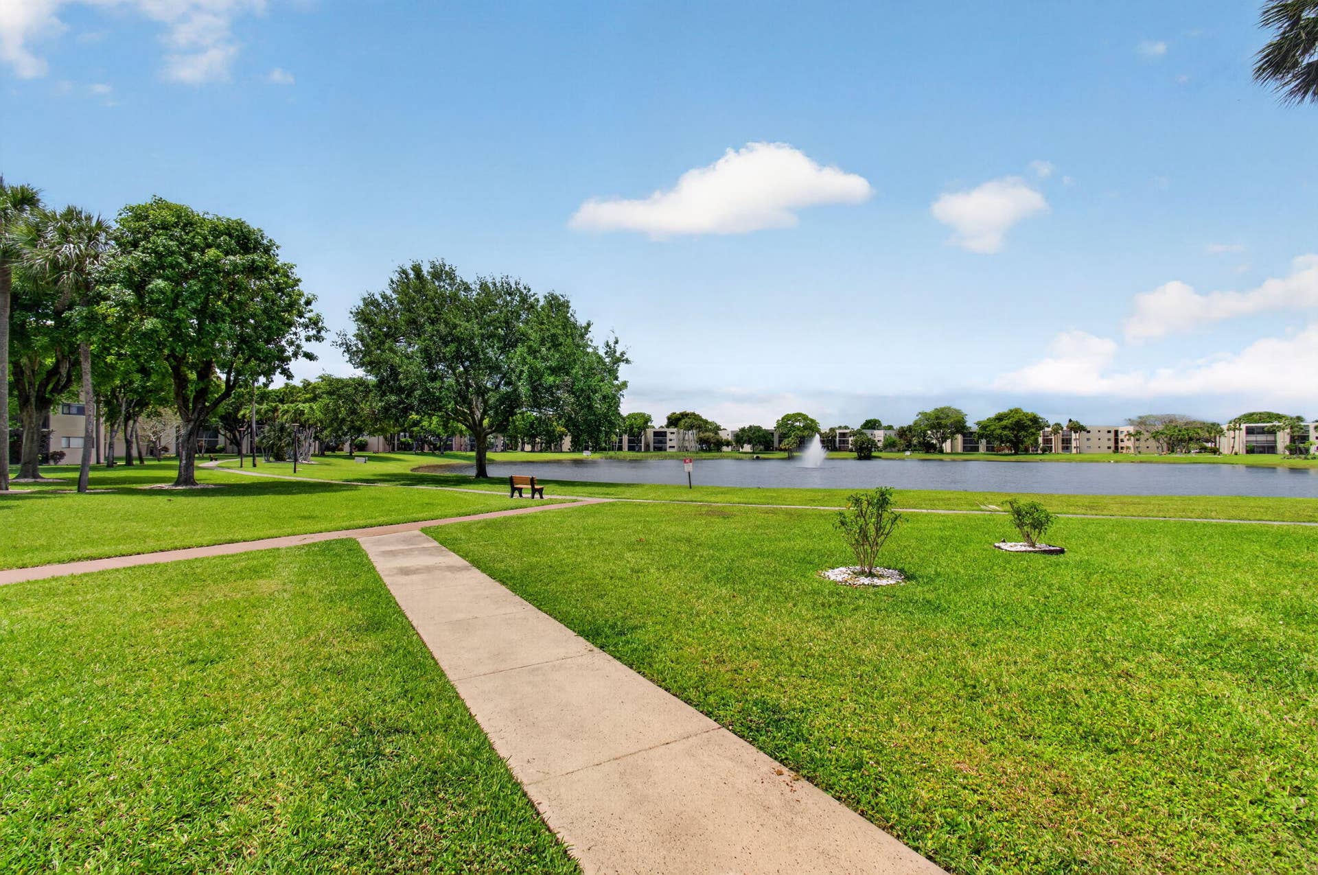 5340 Las Verdes Cr Las Verdes Circle, #109, Delray Beach, FL 33484 47-web-or-mls-DSC_7029