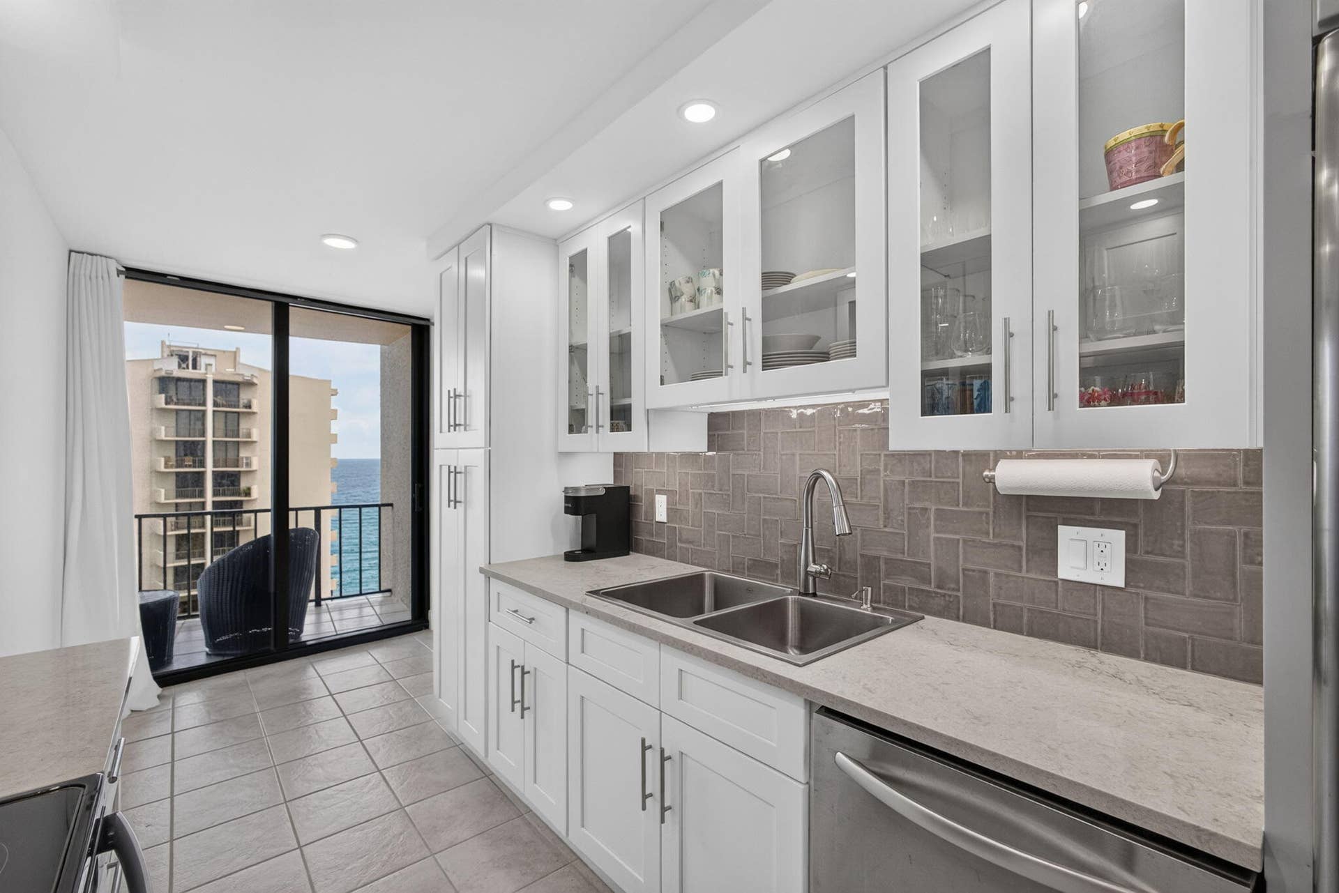 4200 N Ocean Drive, #2-1601, Singer Island, FL 33404 Kitchen