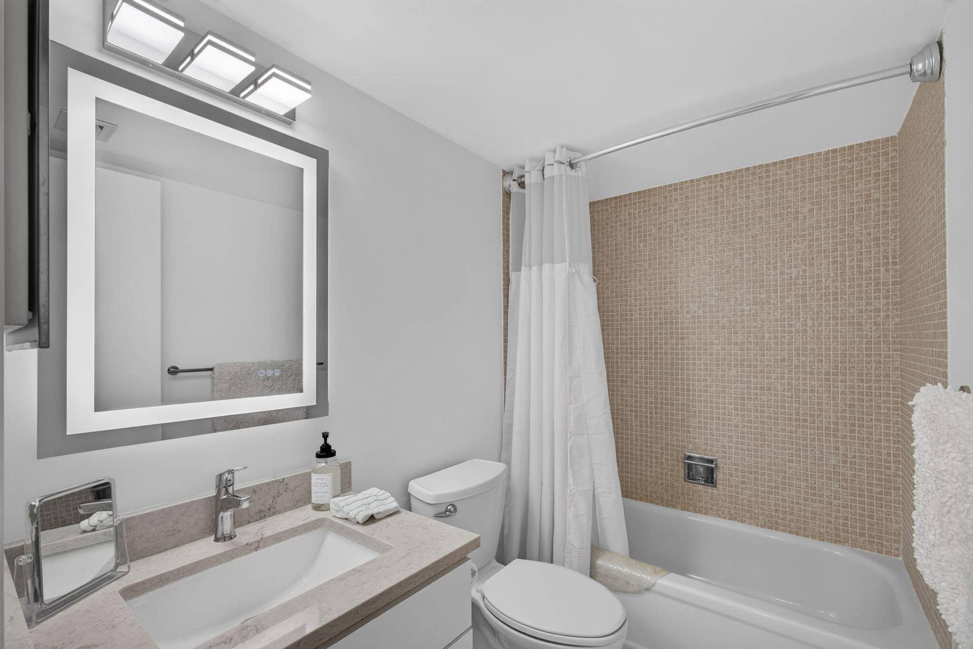 4200 N Ocean Drive, #2-1601, Singer Island, FL 33404 34-web-or-mls-5D1A8056
