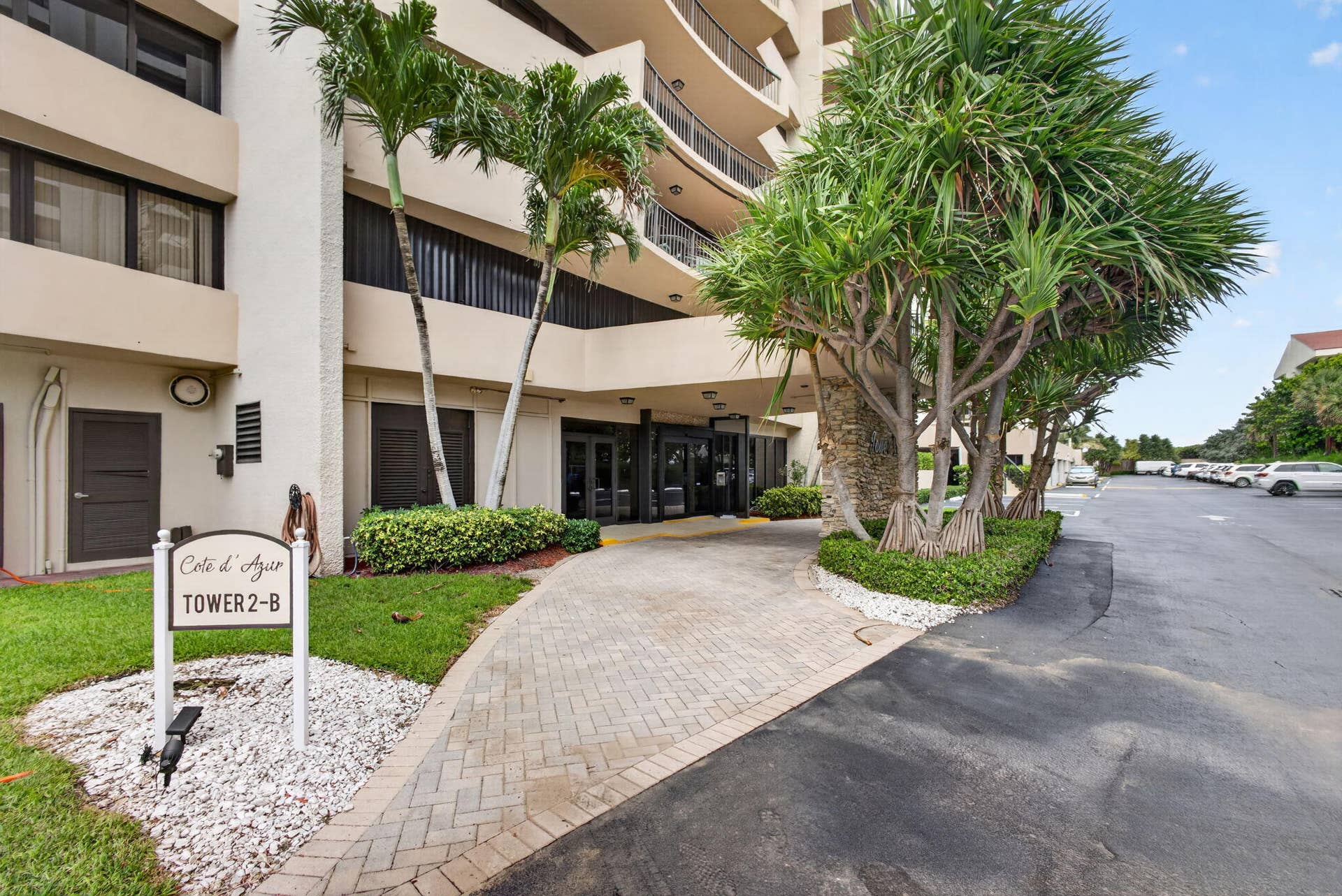 4200 N Ocean Drive, #2-1601, Singer Island, FL 33404 1-web-or-mls-5D1A8016